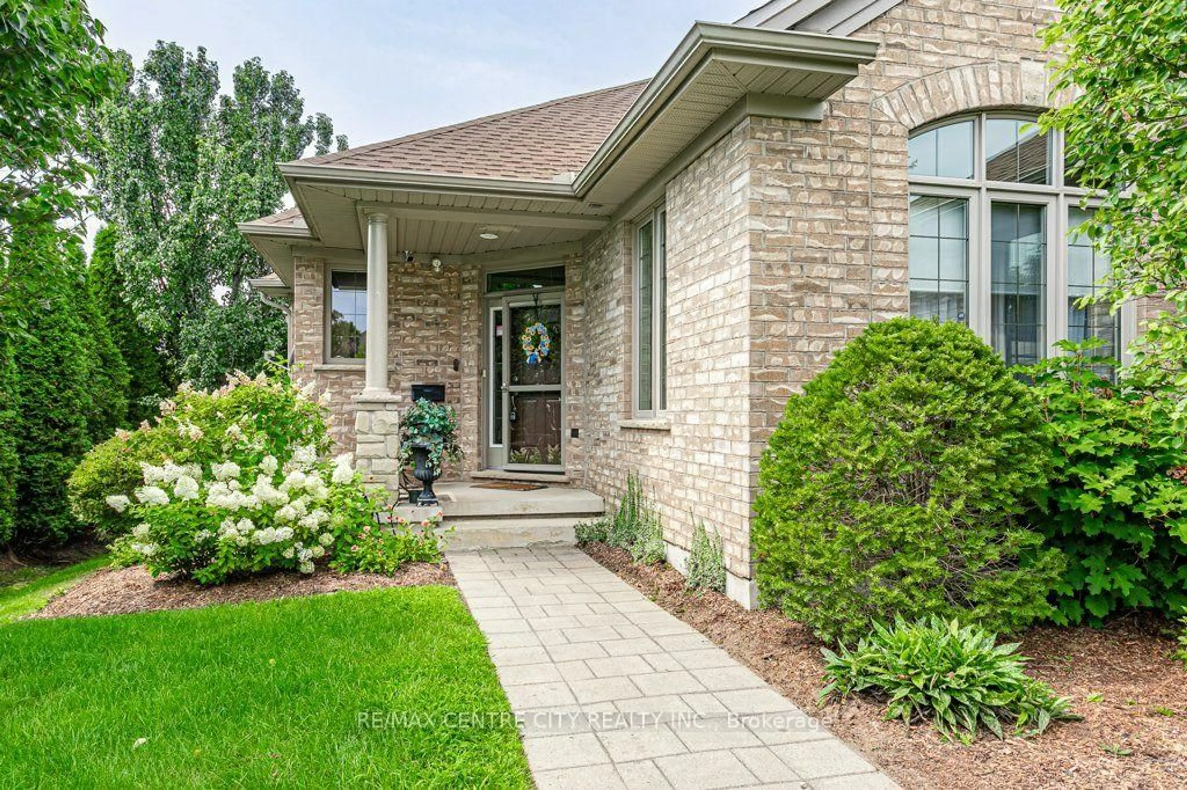 Home with brick exterior material, street for 100 Southgate Pkwy #37, St. Thomas Ontario N5R 6M3