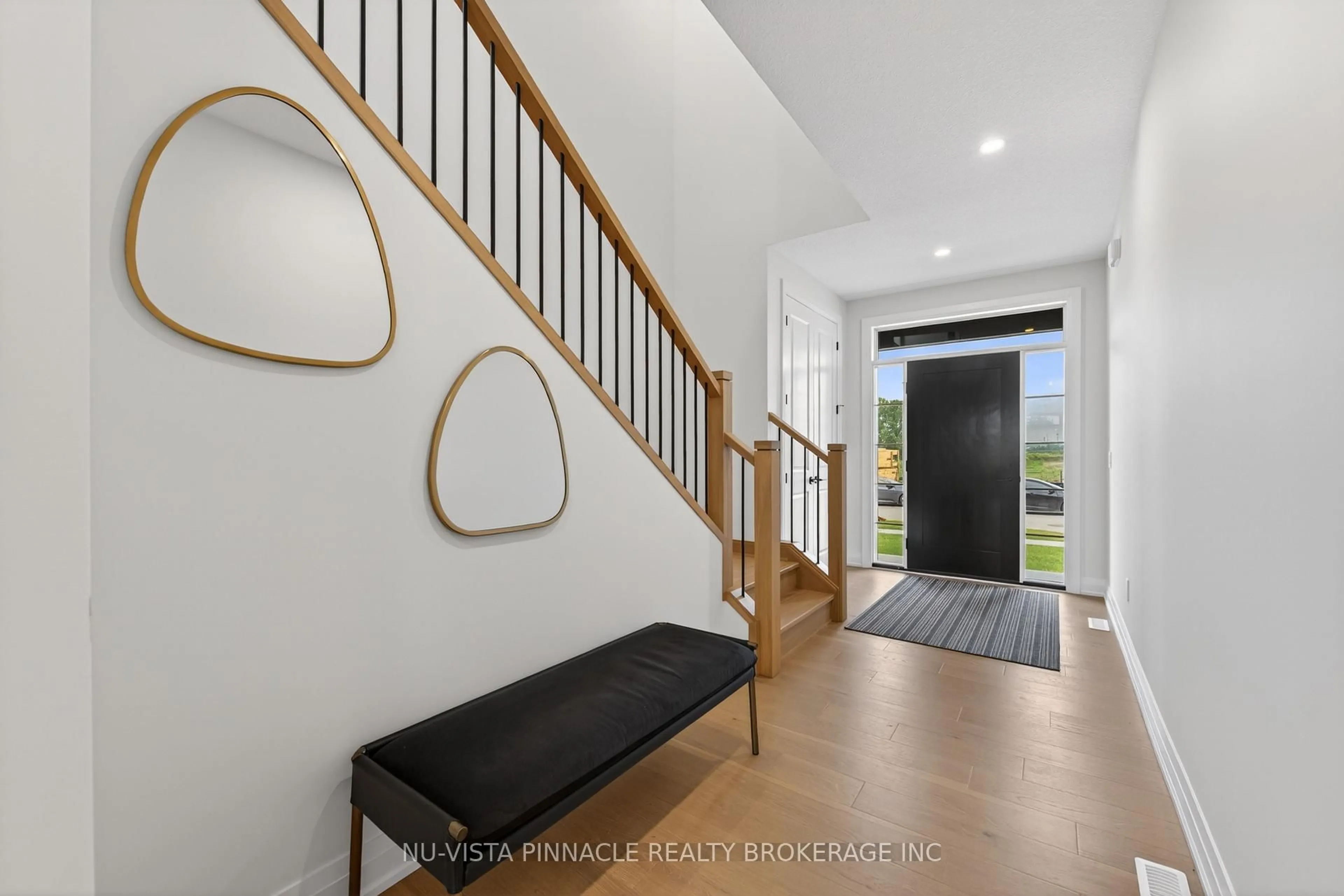 Indoor entryway for 6875 Heathwoods Ave, London South Ontario N6P 0M1