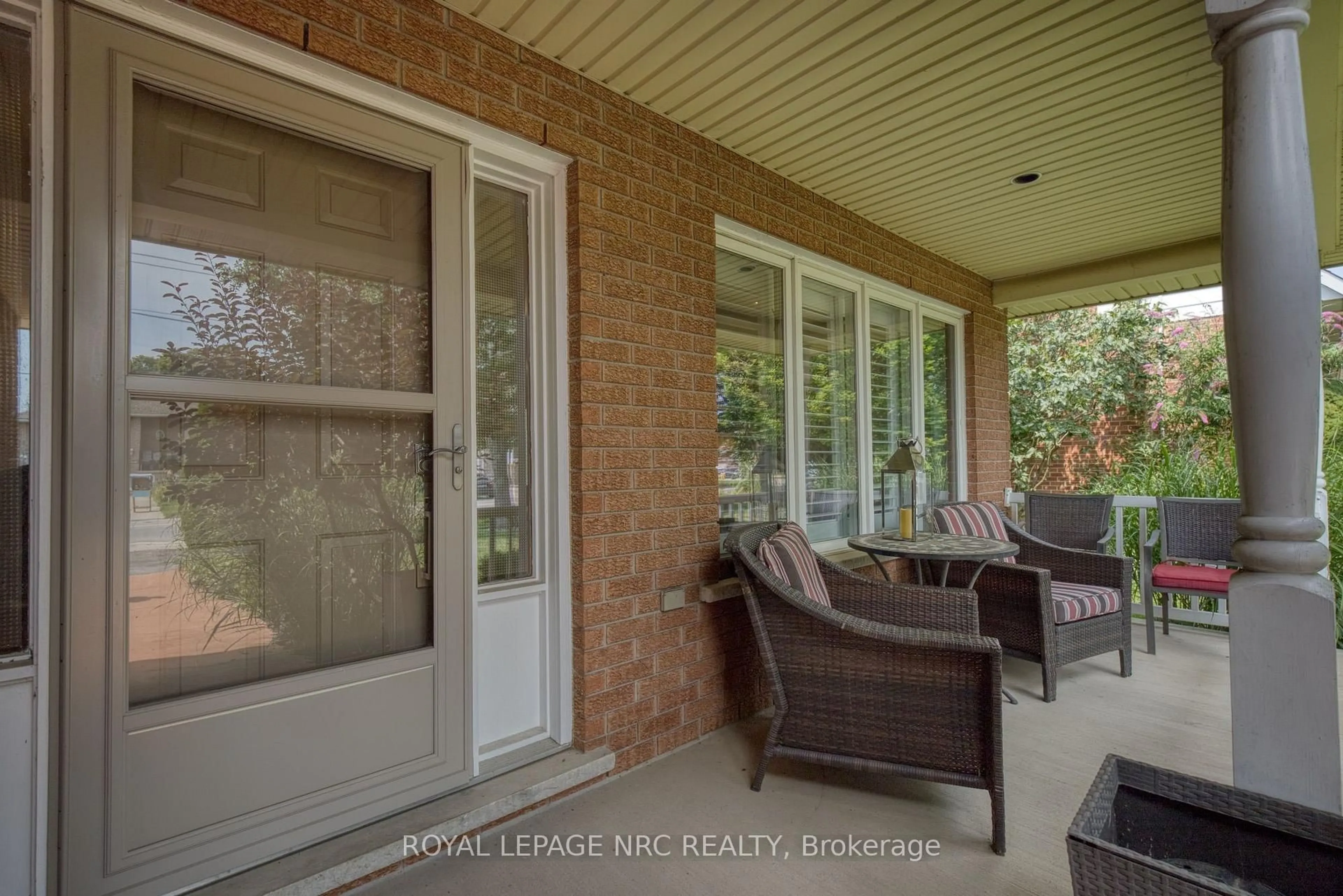 Patio, street for 173 First Street Louth St, St. Catharines Ontario L2W 0A2