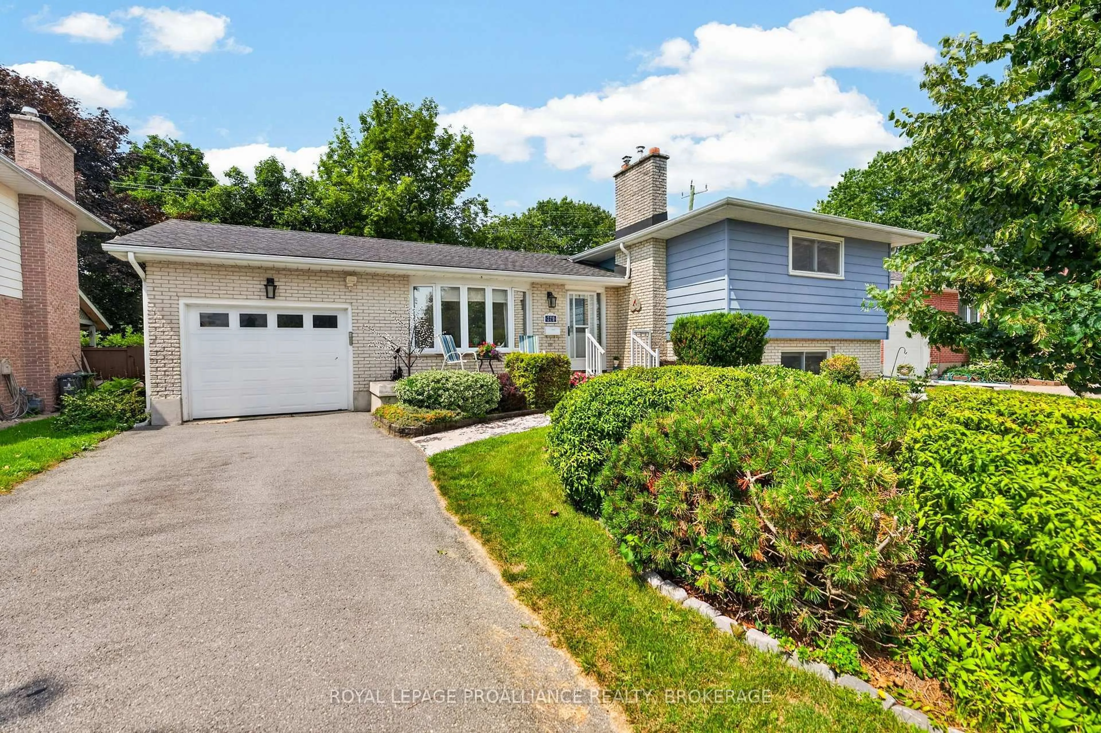 Home with vinyl exterior material, street for 379 Glen Castle Rd, Kingston Ontario K7M 5V3