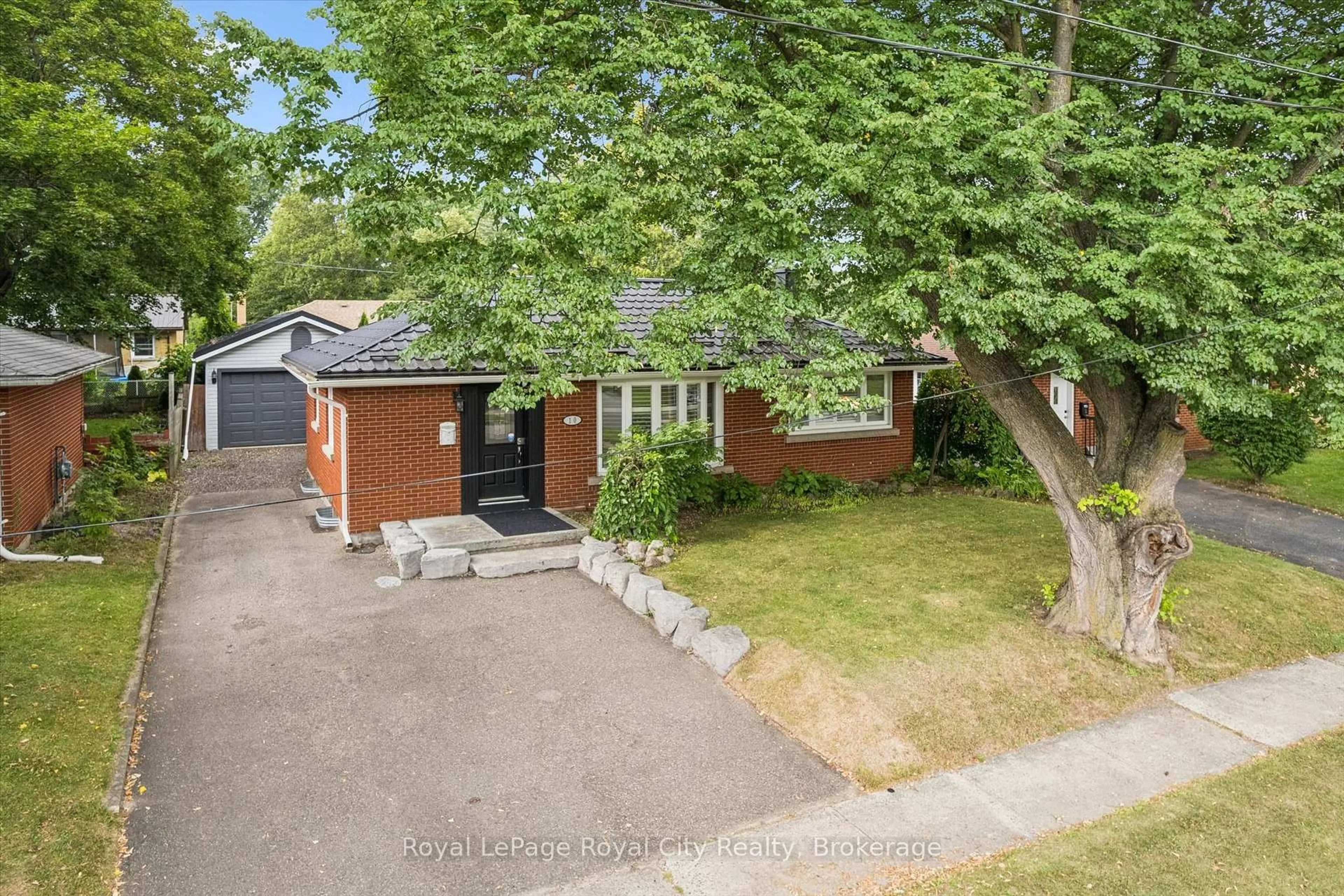 A pic from outside/outdoor area/front of a property/back of a property/a pic from drone, street for 10 Sumac Pl, Guelph Ontario N1E 1K9