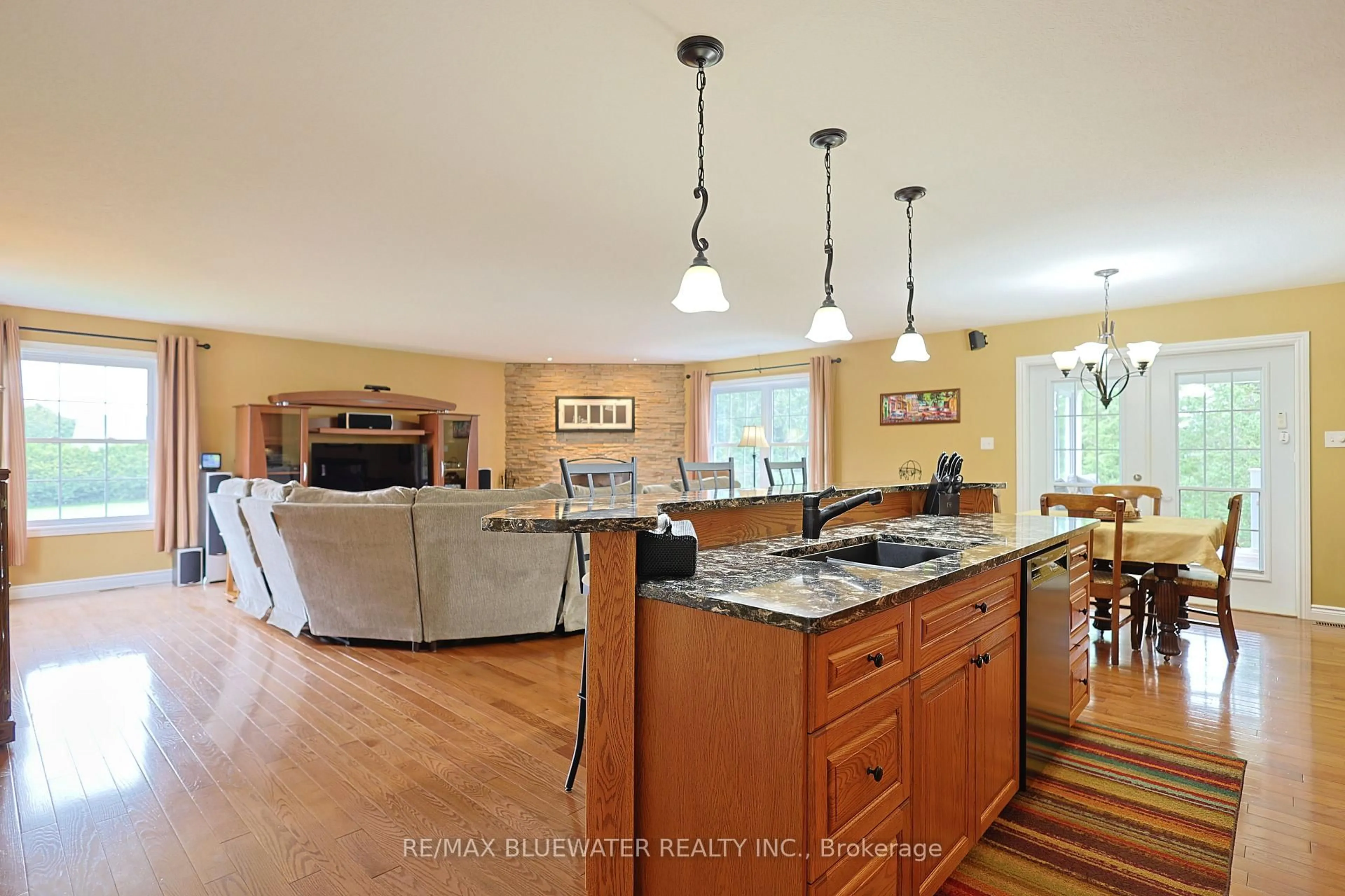 Open concept kitchen, unknown for 71837 Sunridge Cres, Bluewater Ontario N0M 1N0