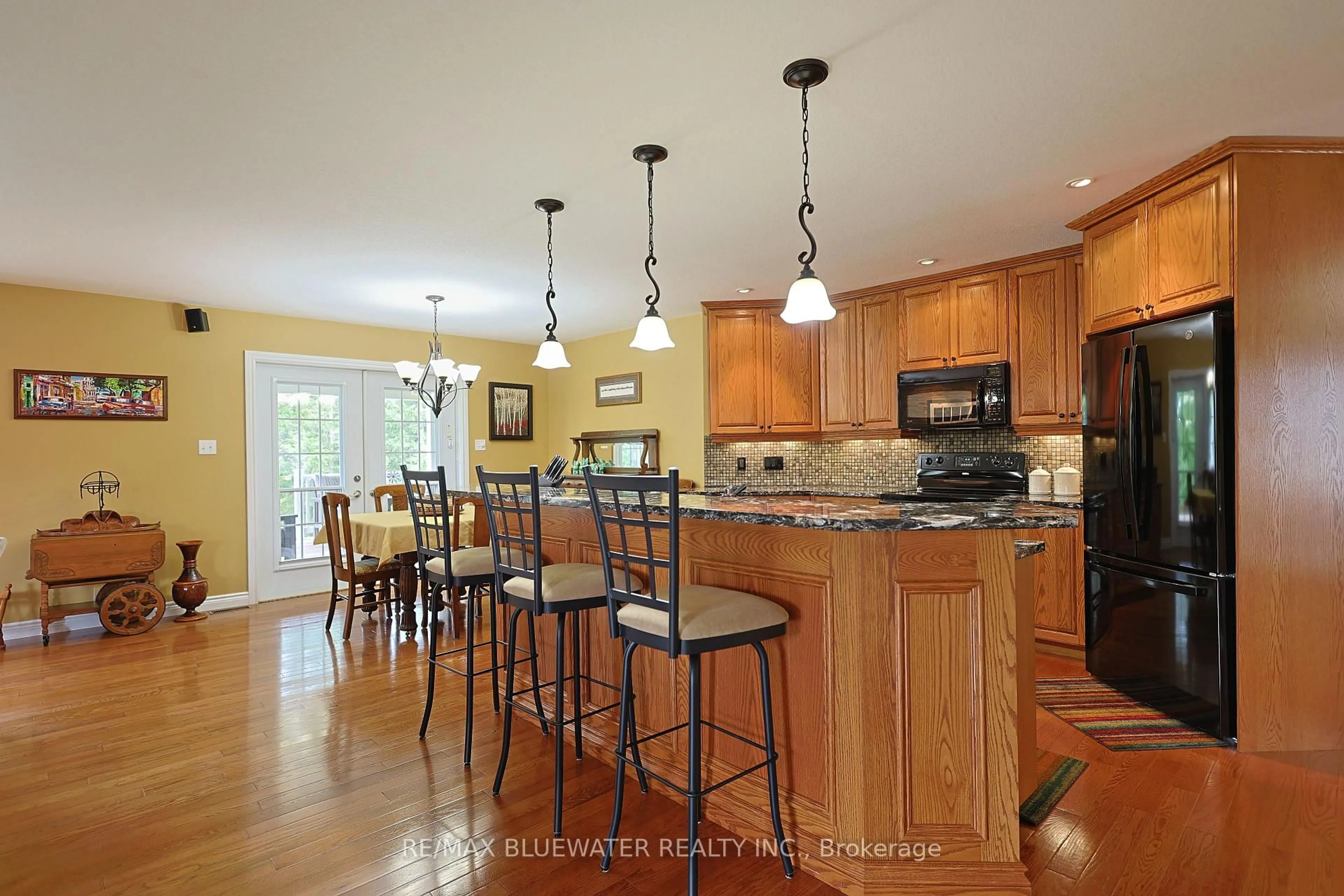 Open concept kitchen, unknown for 71837 Sunridge Cres, Bluewater Ontario N0M 1N0
