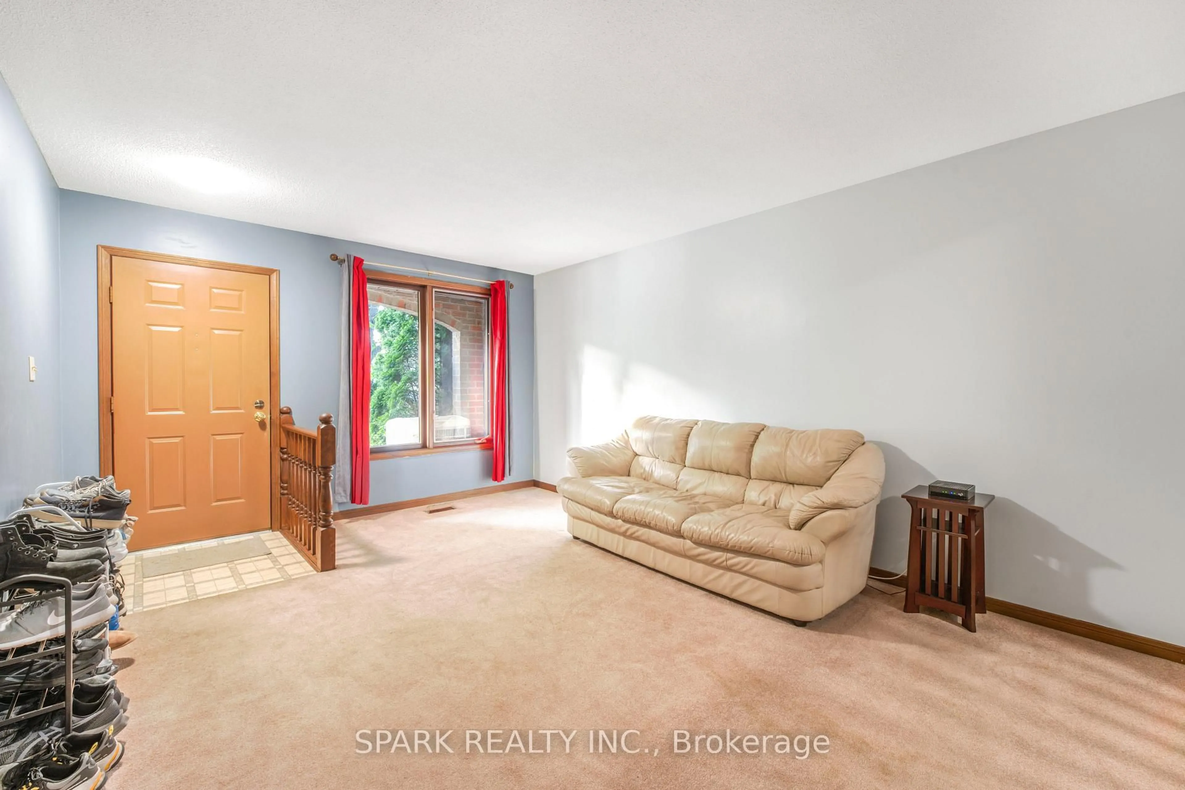 Living room with furniture, unknown for 28 Lampman Cres, Thorold Ontario L2V 4K7