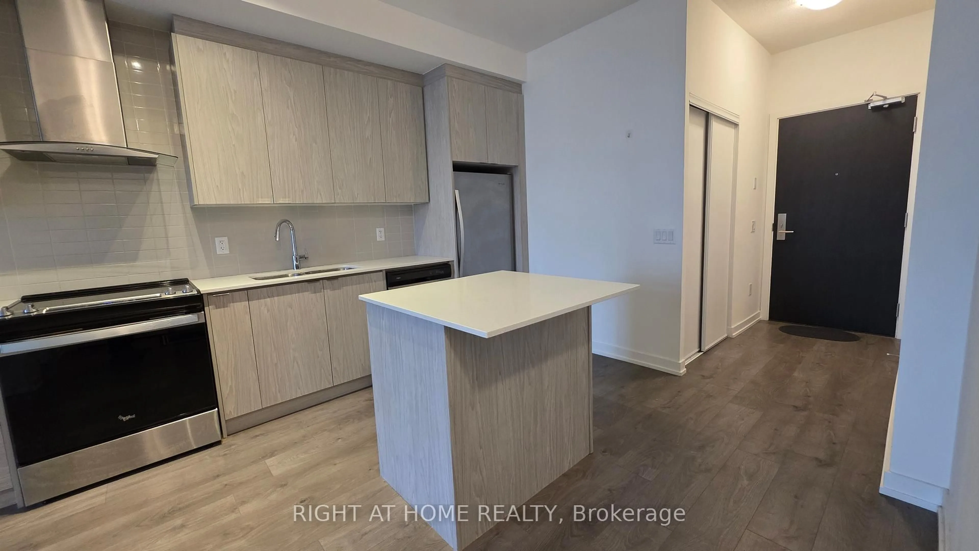 Unknown for 55 Duke St #412, Kitchener Ontario N2H 0B7