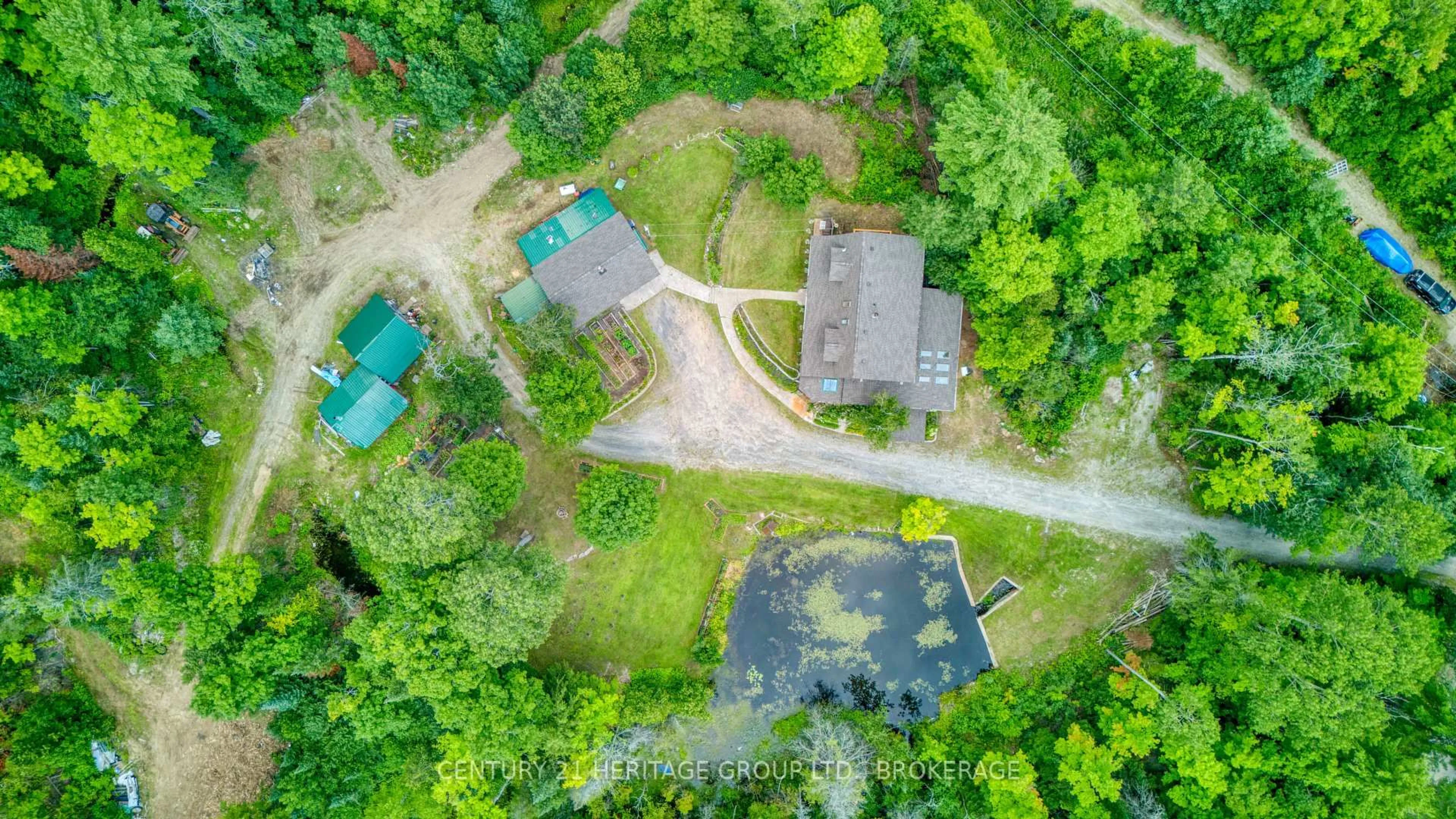 A pic from outside/outdoor area/front of a property/back of a property/a pic from drone, unknown for 10 Maple View Crt, Cloyne Ontario K0H 1K0