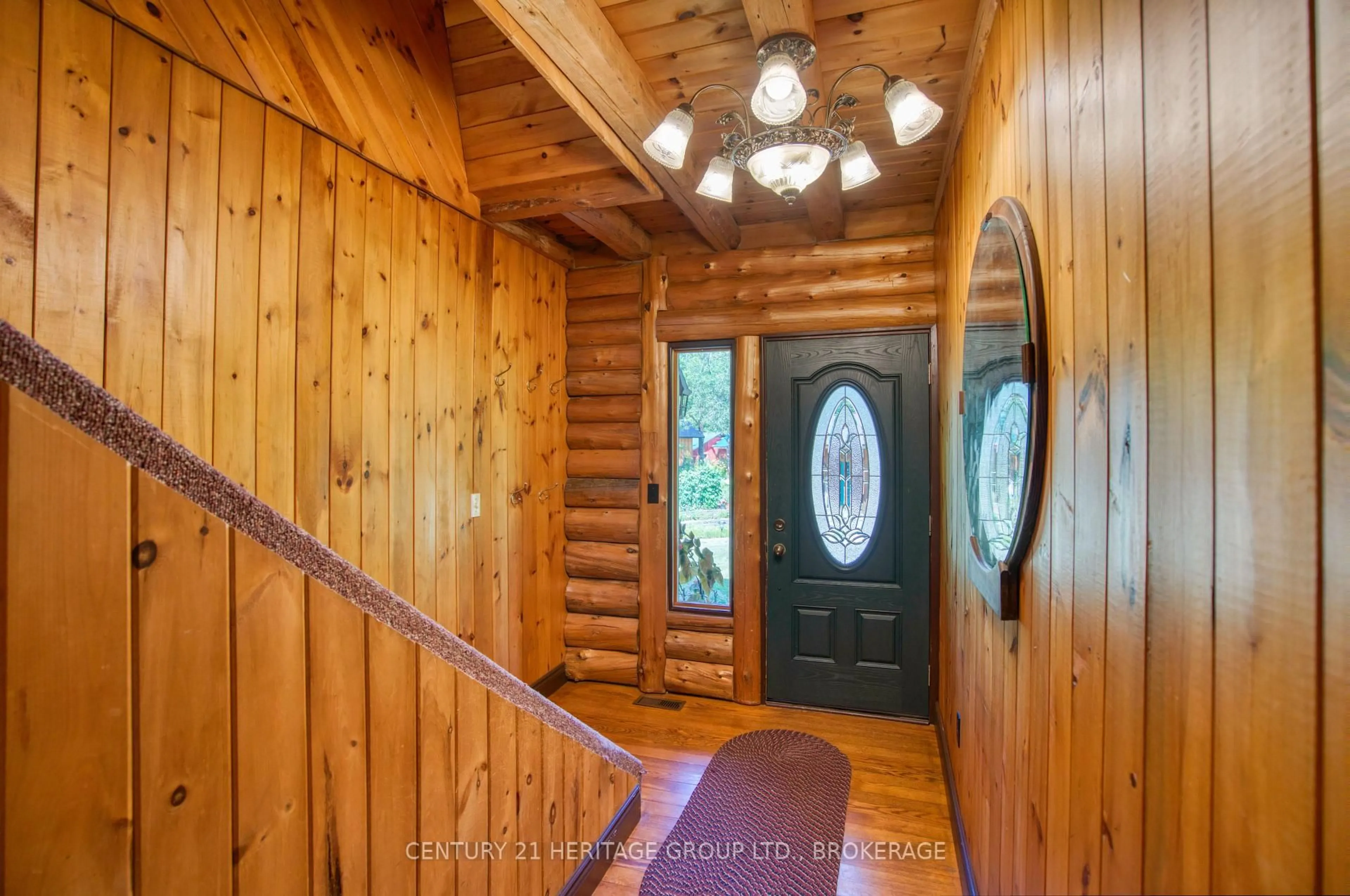 Indoor foyer for 10 Maple View Crt, Cloyne Ontario K0H 1K0