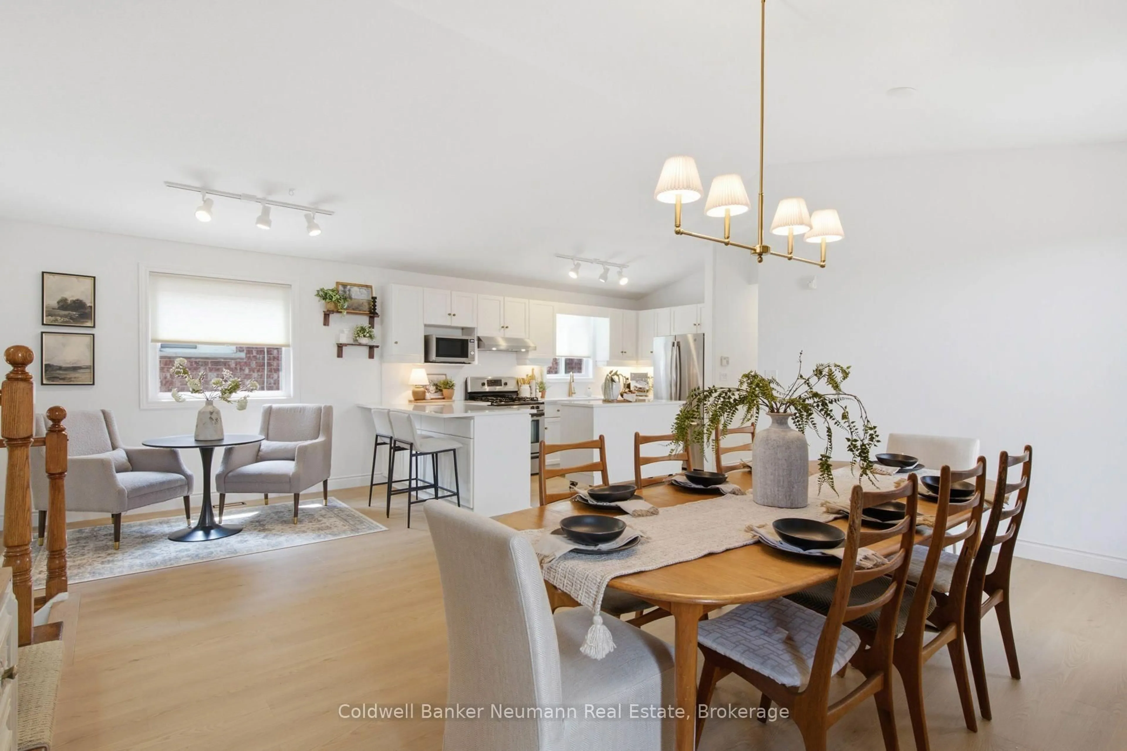 Dining room, unknown for 209 Country Club Dr, Guelph Ontario N1E 3K8