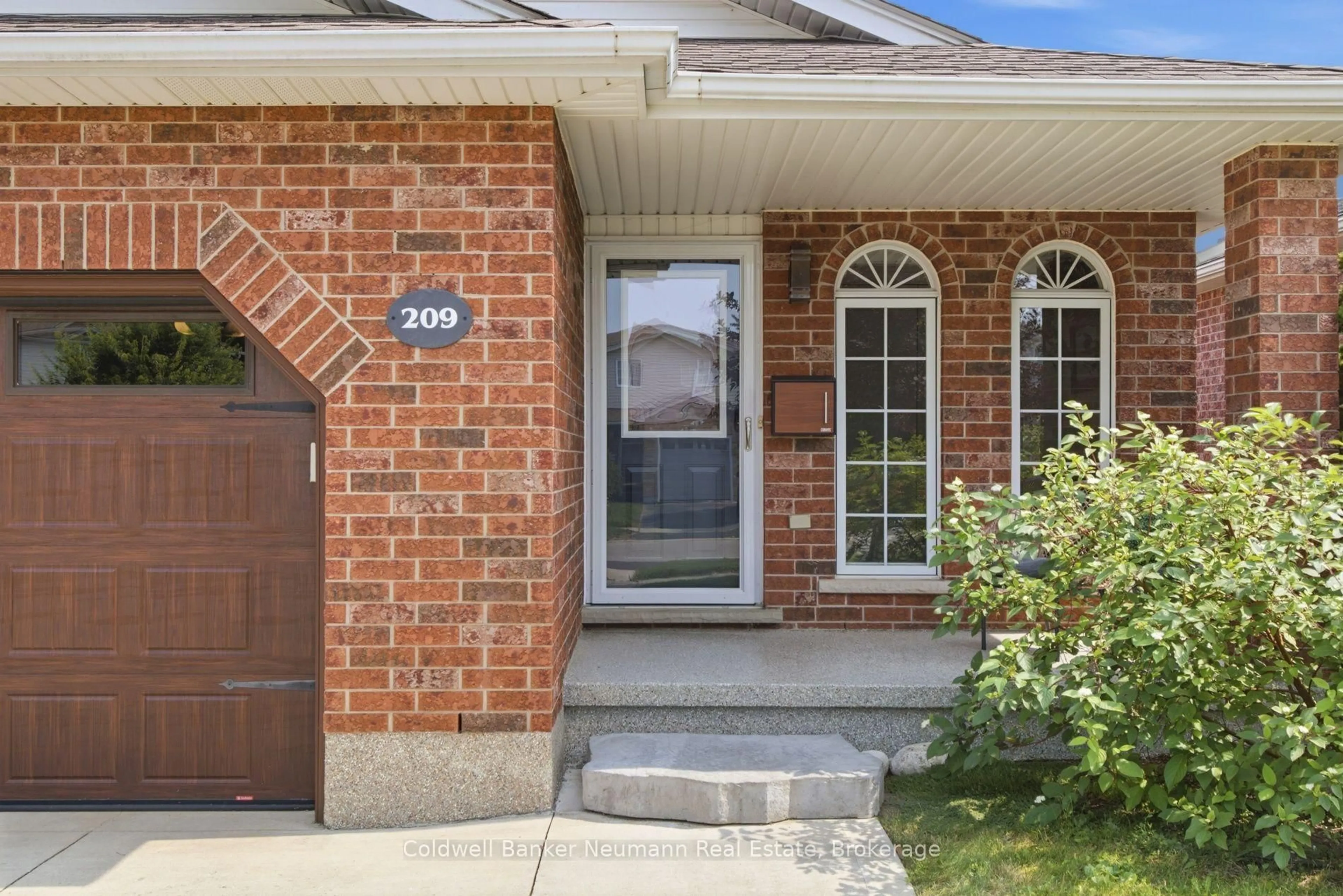 Home with brick exterior material, street for 209 Country Club Dr, Guelph Ontario N1E 3K8