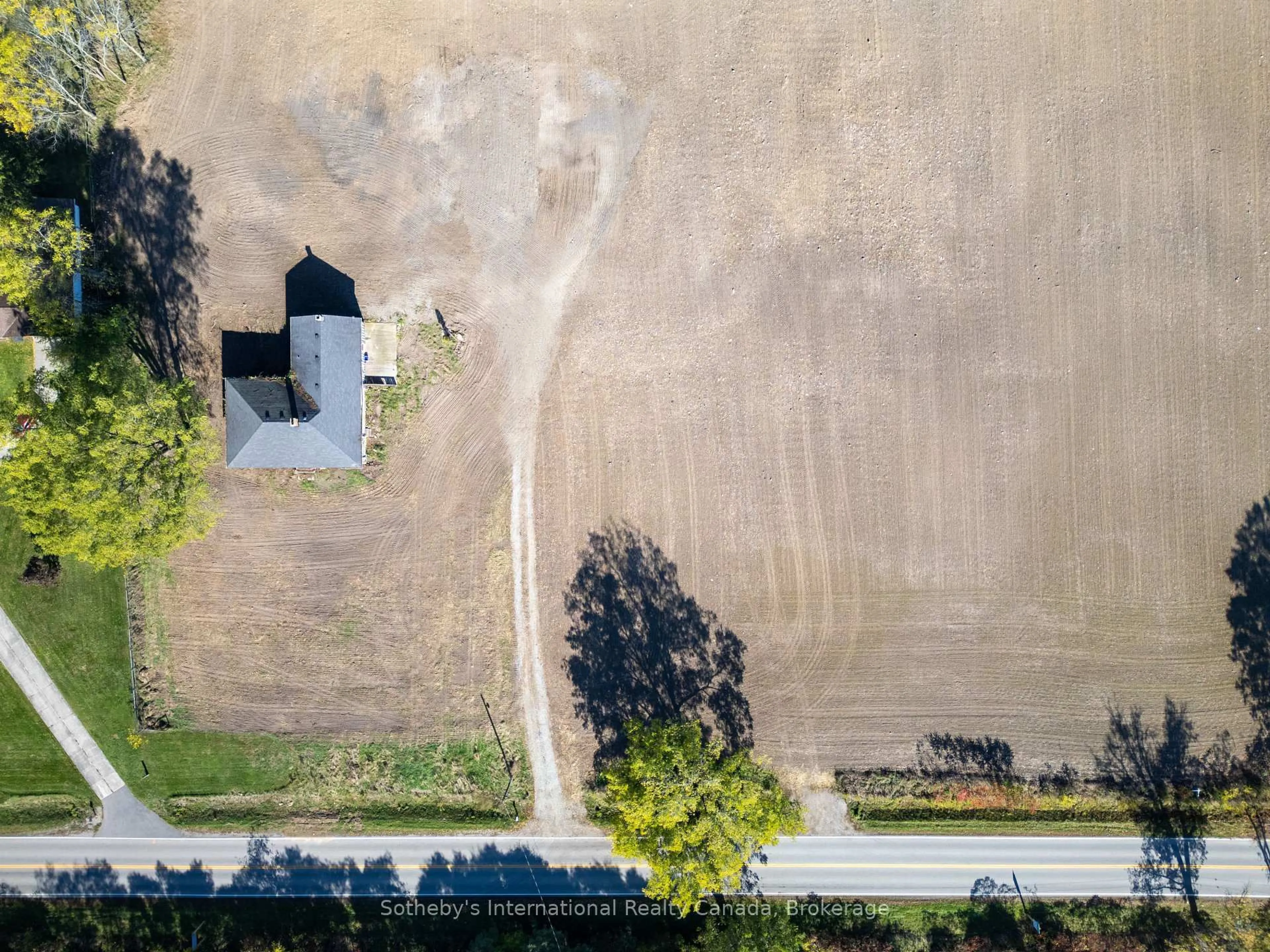 A pic from outside/outdoor area/front of a property/back of a property/a pic from drone, street for 343 Blue Lake Rd, Brant Ontario N0E 1N0