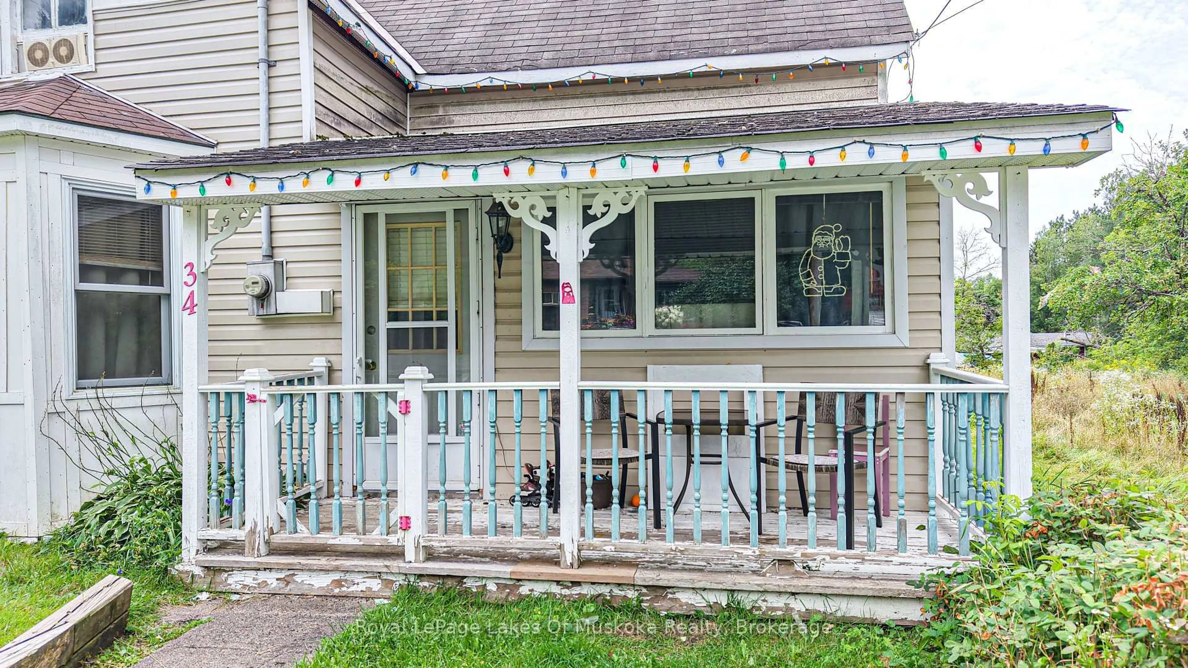 Home with vinyl exterior material, street for 34 Young St, Bracebridge Ontario P1L 1G7