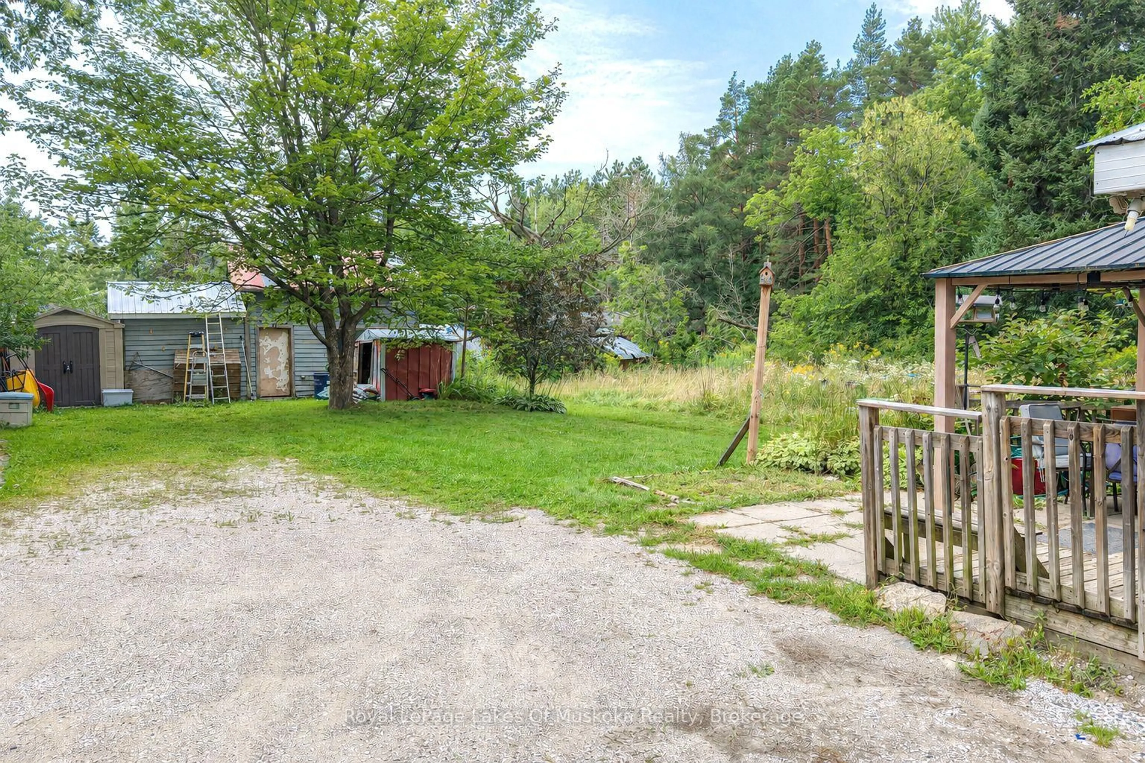 Unknown for 34 Young St, Bracebridge Ontario P1L 1G7