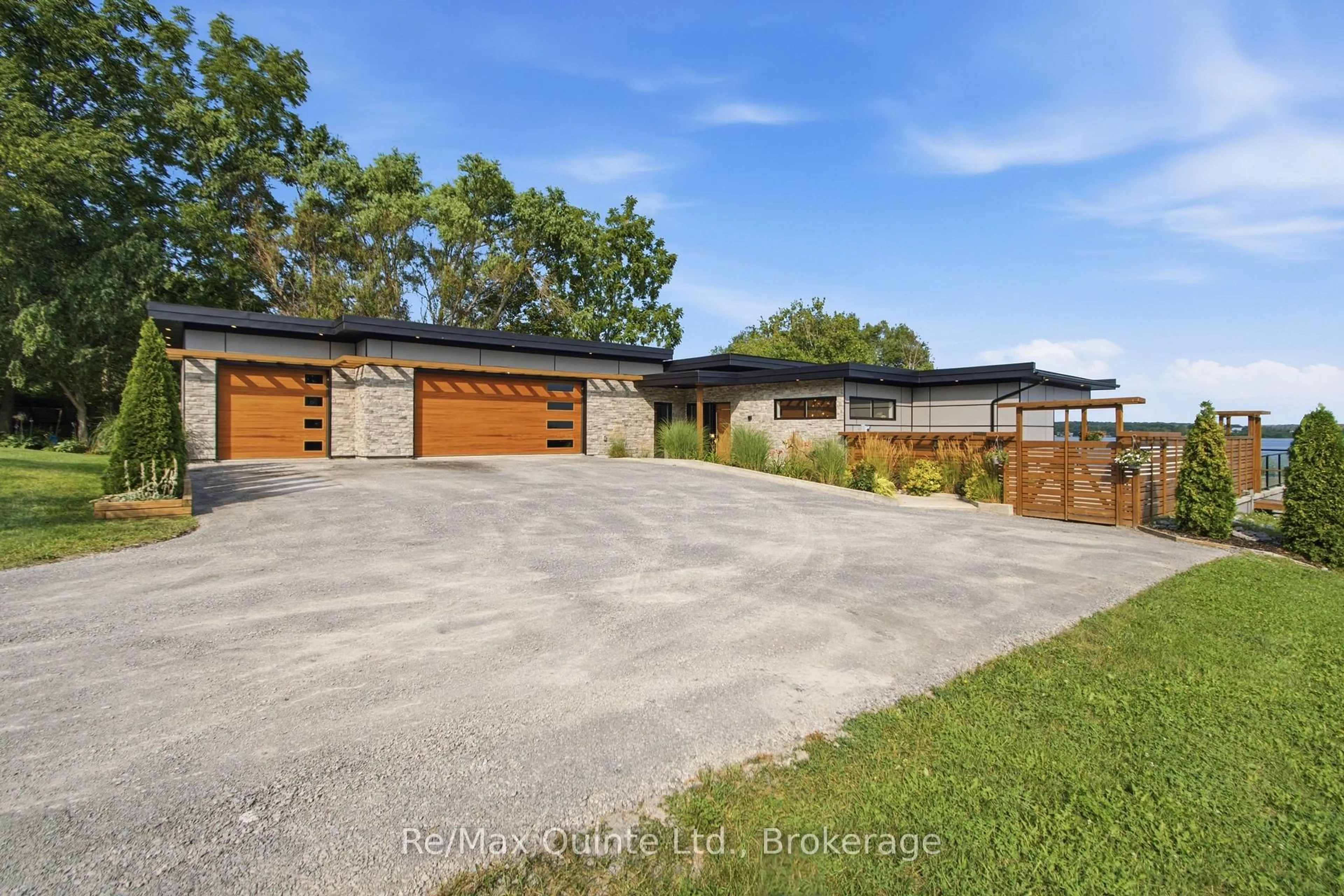 A pic from outside/outdoor area/front of a property/back of a property/a pic from drone, unknown for 8 Bayview Point Rd, Prince Edward County Ontario K8N 4Z1