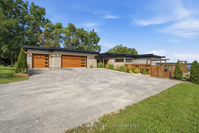 8 Bayview Point Rd, Prince Edward County 2