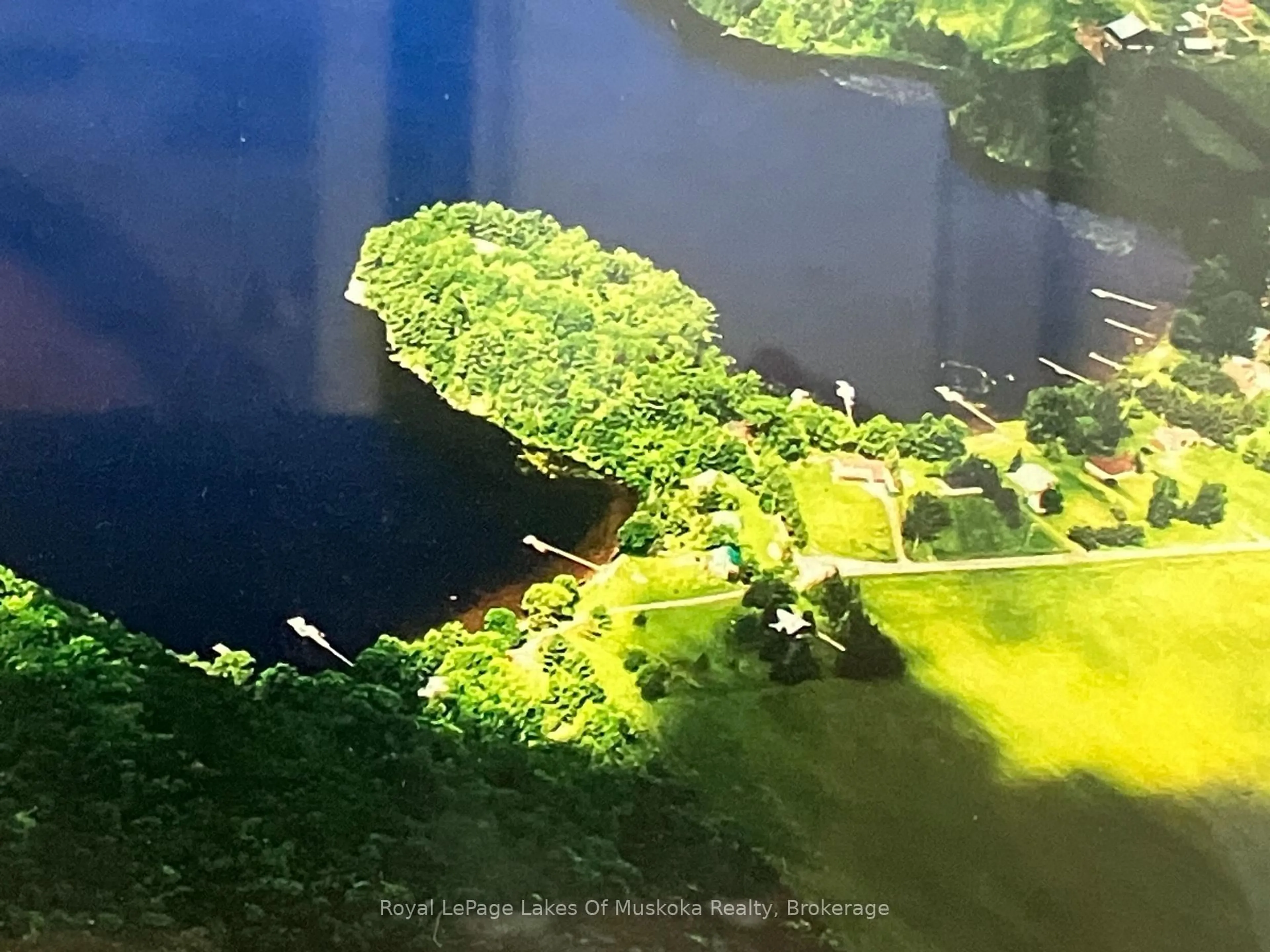 Blurry image for 1052 Cove Rd #1, Muskoka Lakes Ontario P0B 1M0
