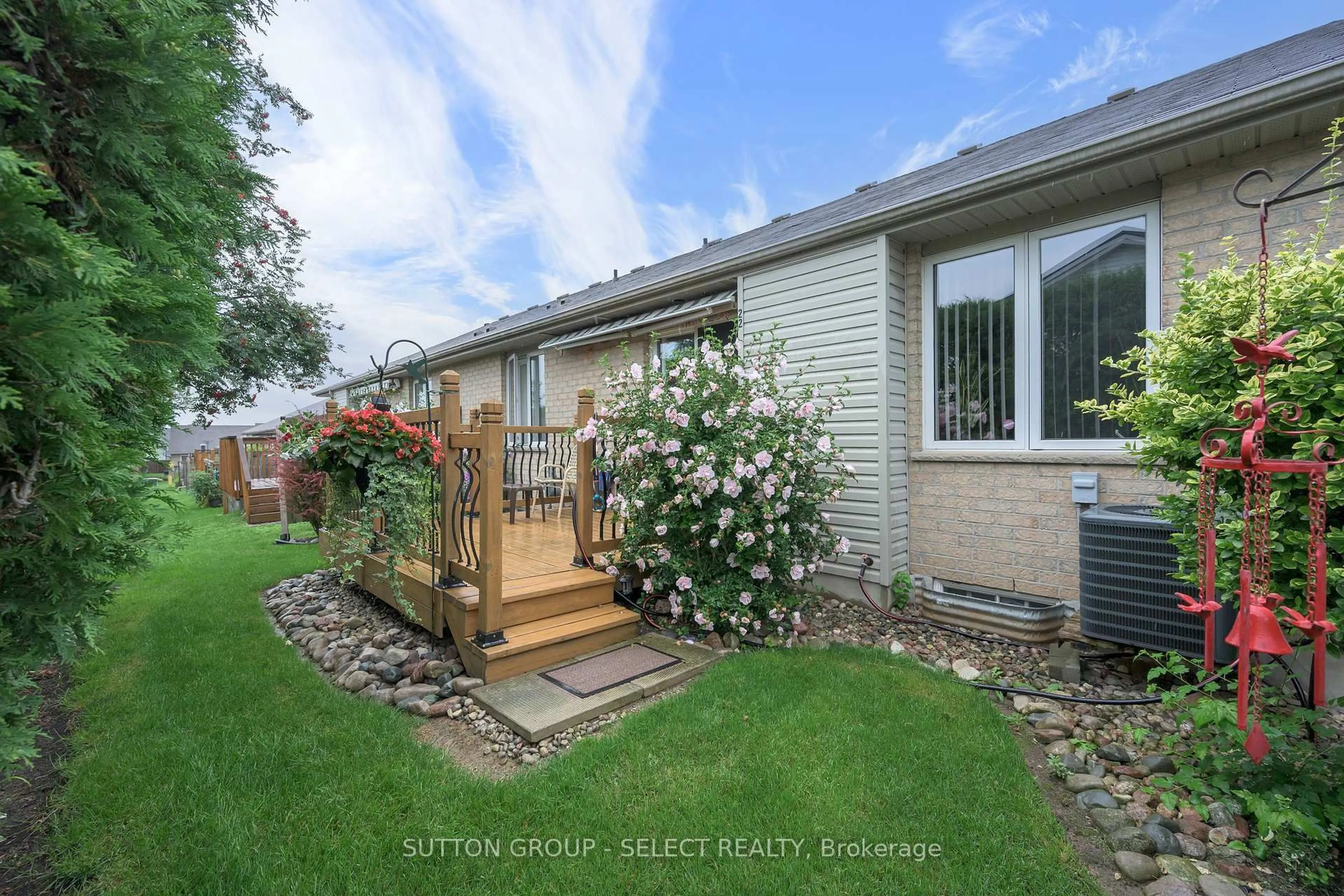 Patio, unknown for 861 Shelborne St #22, London South Ontario N5Z 5C5