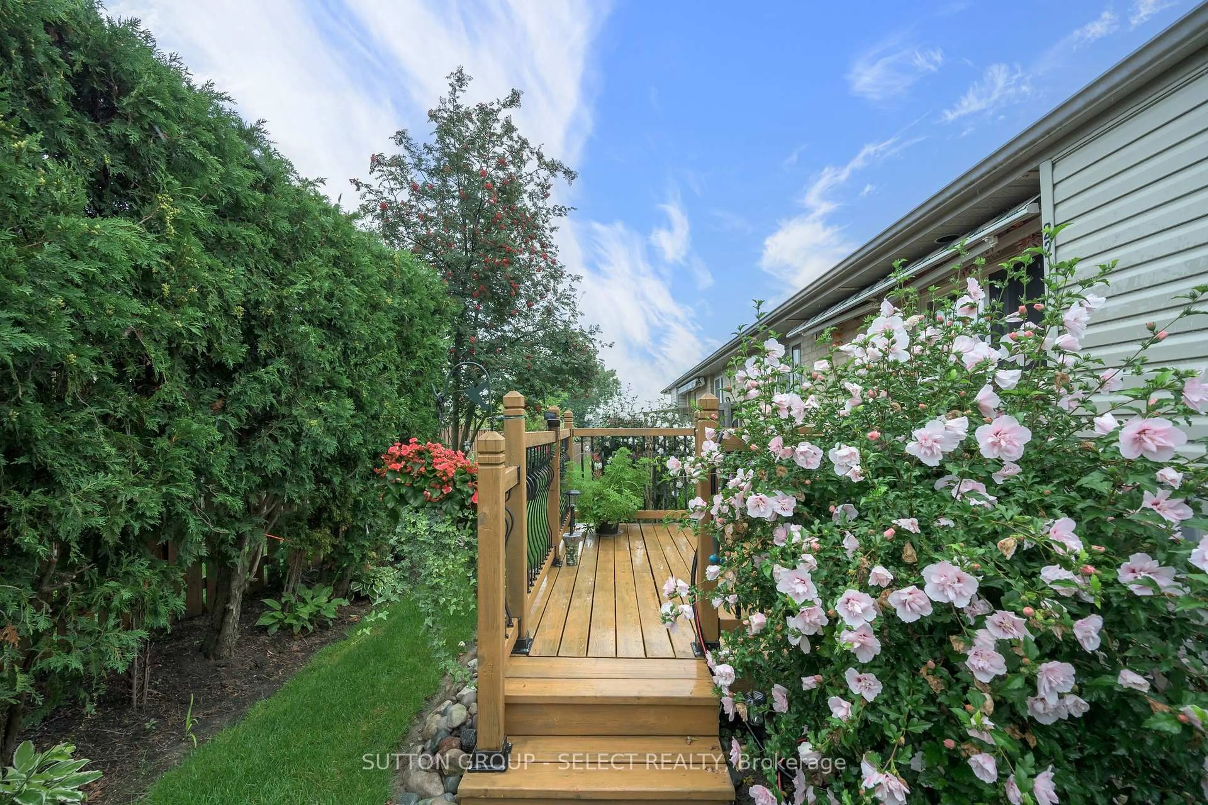 Patio, unknown for 861 Shelborne St #22, London South Ontario N5Z 5C5