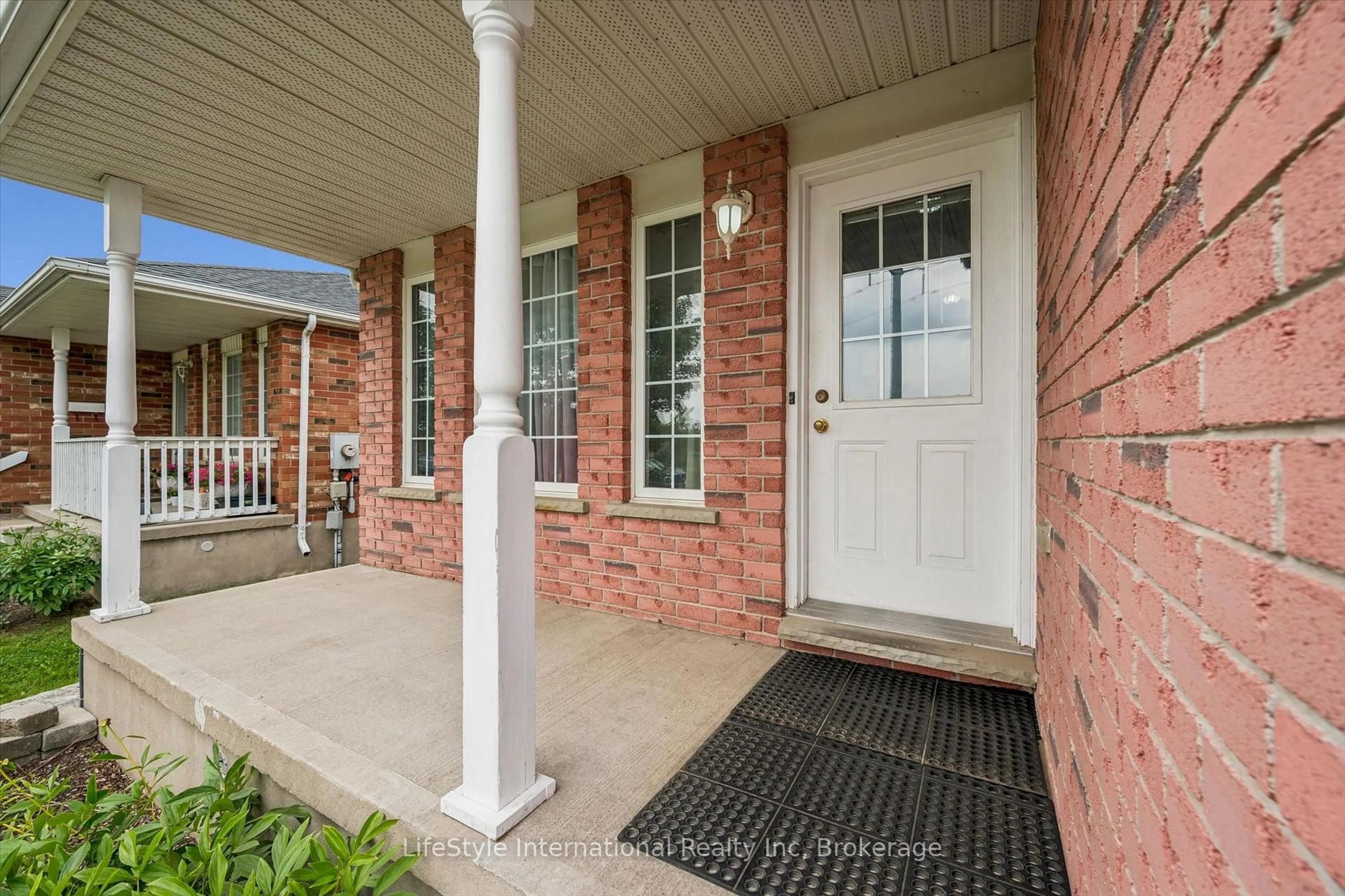 Home with brick exterior material, street for 193 Deerpath Dr, Guelph Ontario N1K 1W6