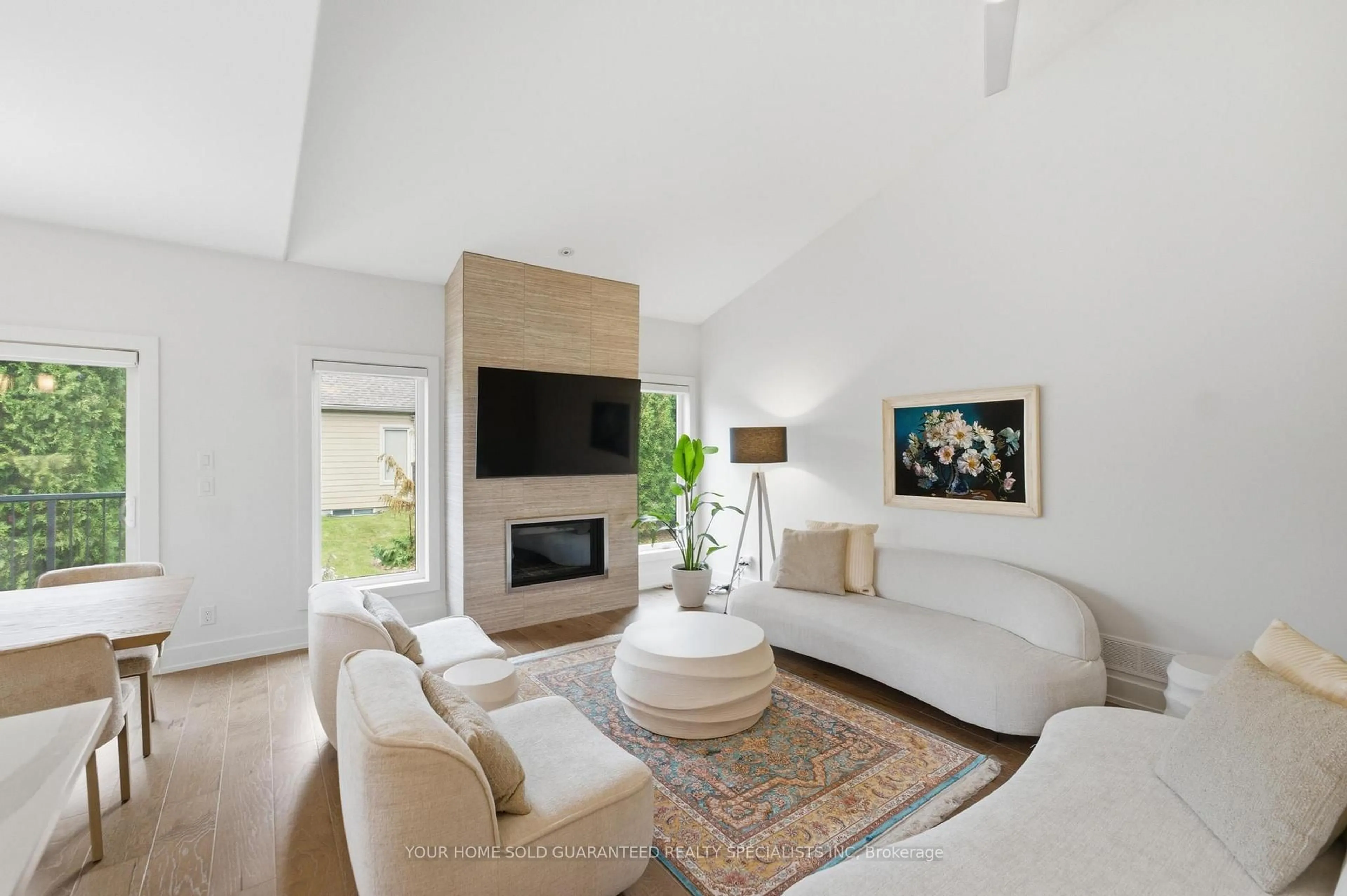 Living room with furniture, unknown for 2 PROSPECT Lane, Niagara-on-the-Lake Ontario L0S 1J1