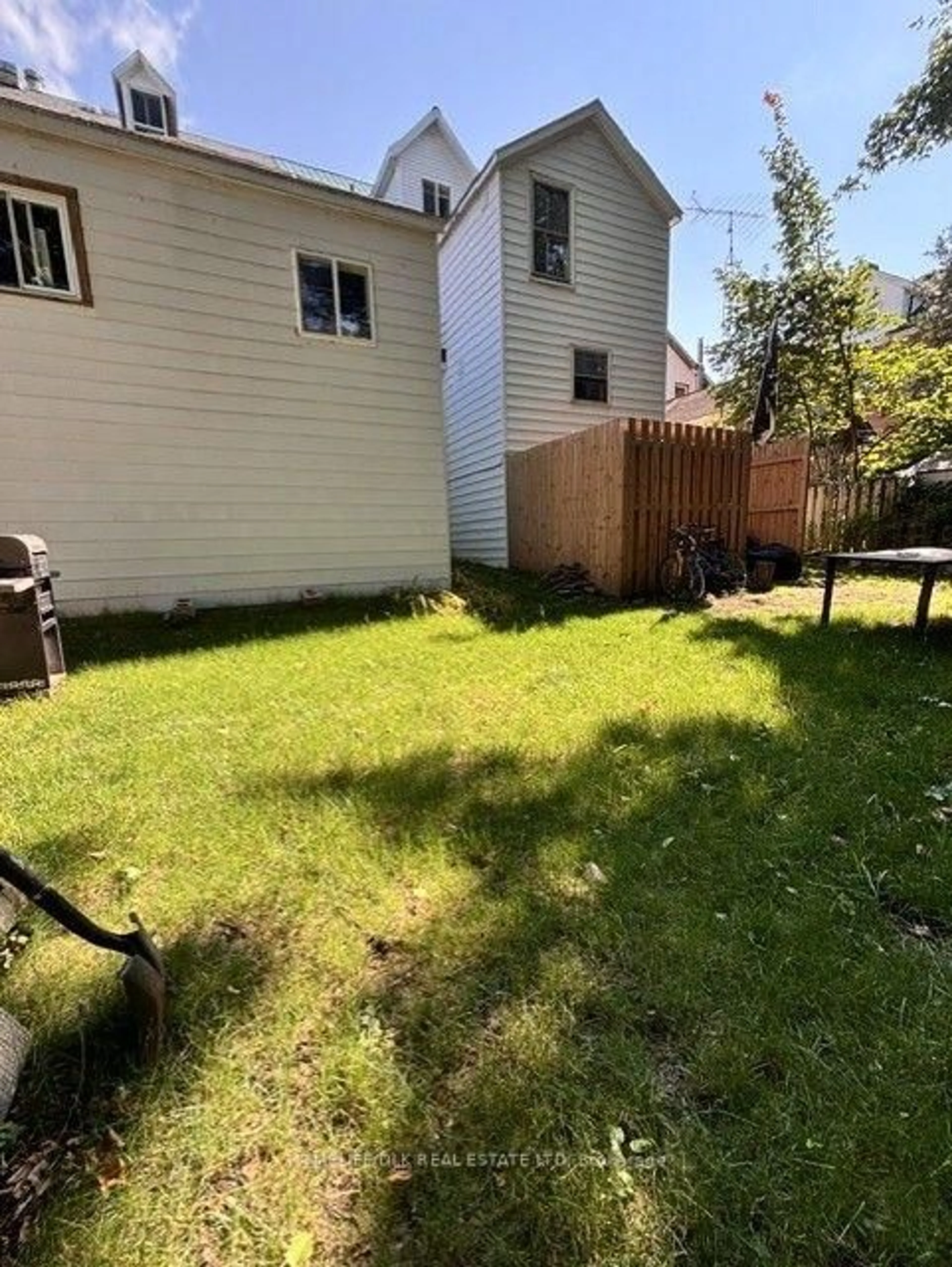 Unknown for 72-74 Park St, Brockville Ontario K6V 2G5