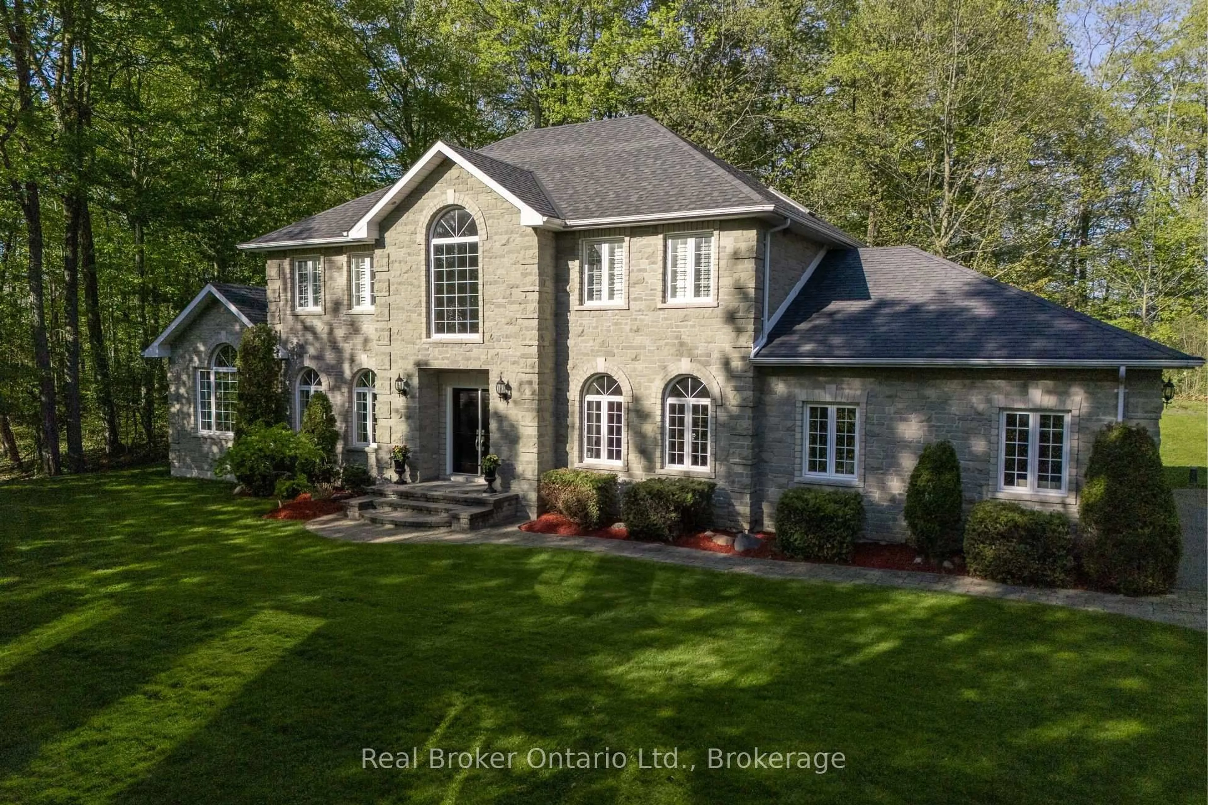 A pic from outside/outdoor area/front of a property/back of a property/a pic from drone, street for 9 Paige Crt, Hamilton Township Ontario K9A 0W6