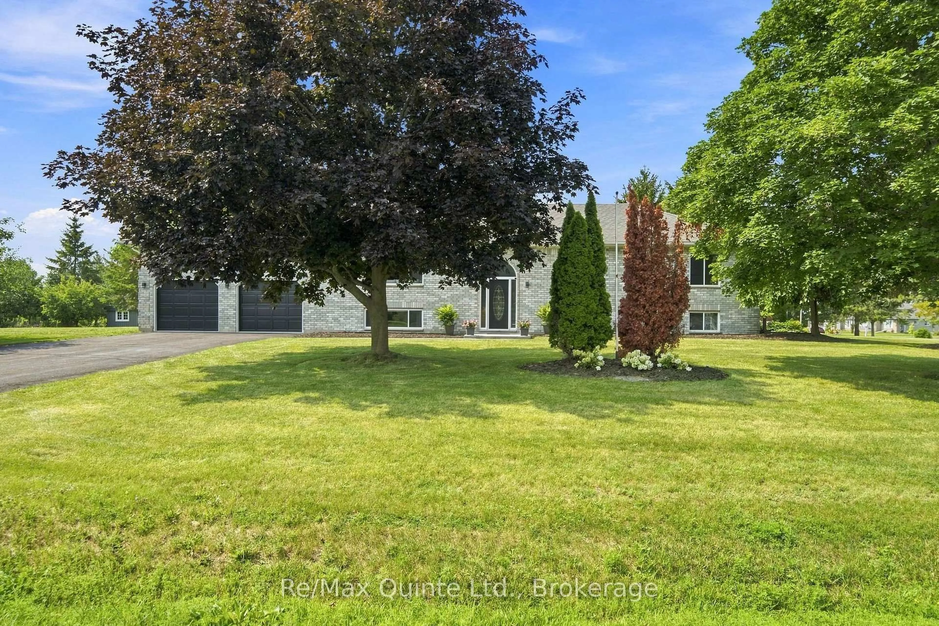A pic from outside/outdoor area/front of a property/back of a property/a pic from drone, unknown for 16 Bay Breeze St, Prince Edward County Ontario K8N 0L4