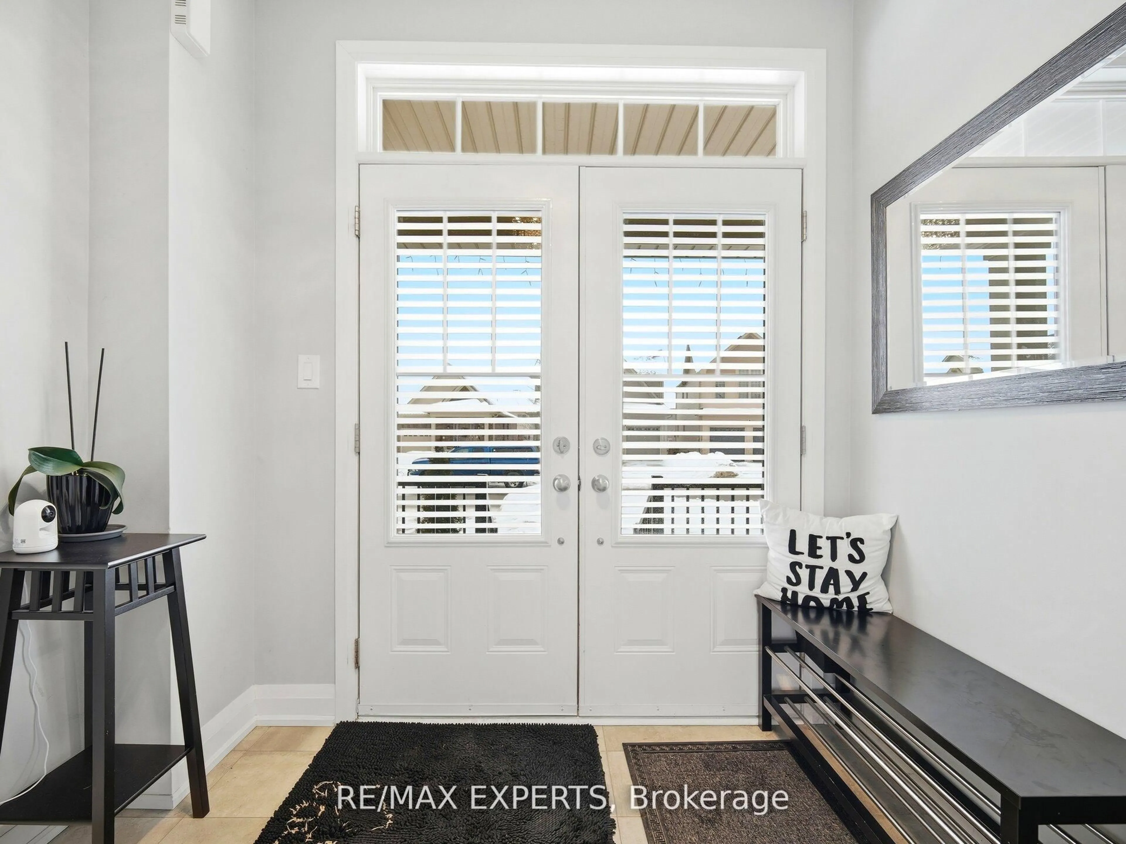 Indoor entryway for 120 Farley Rd, Centre Wellington Ontario N1M 0H2