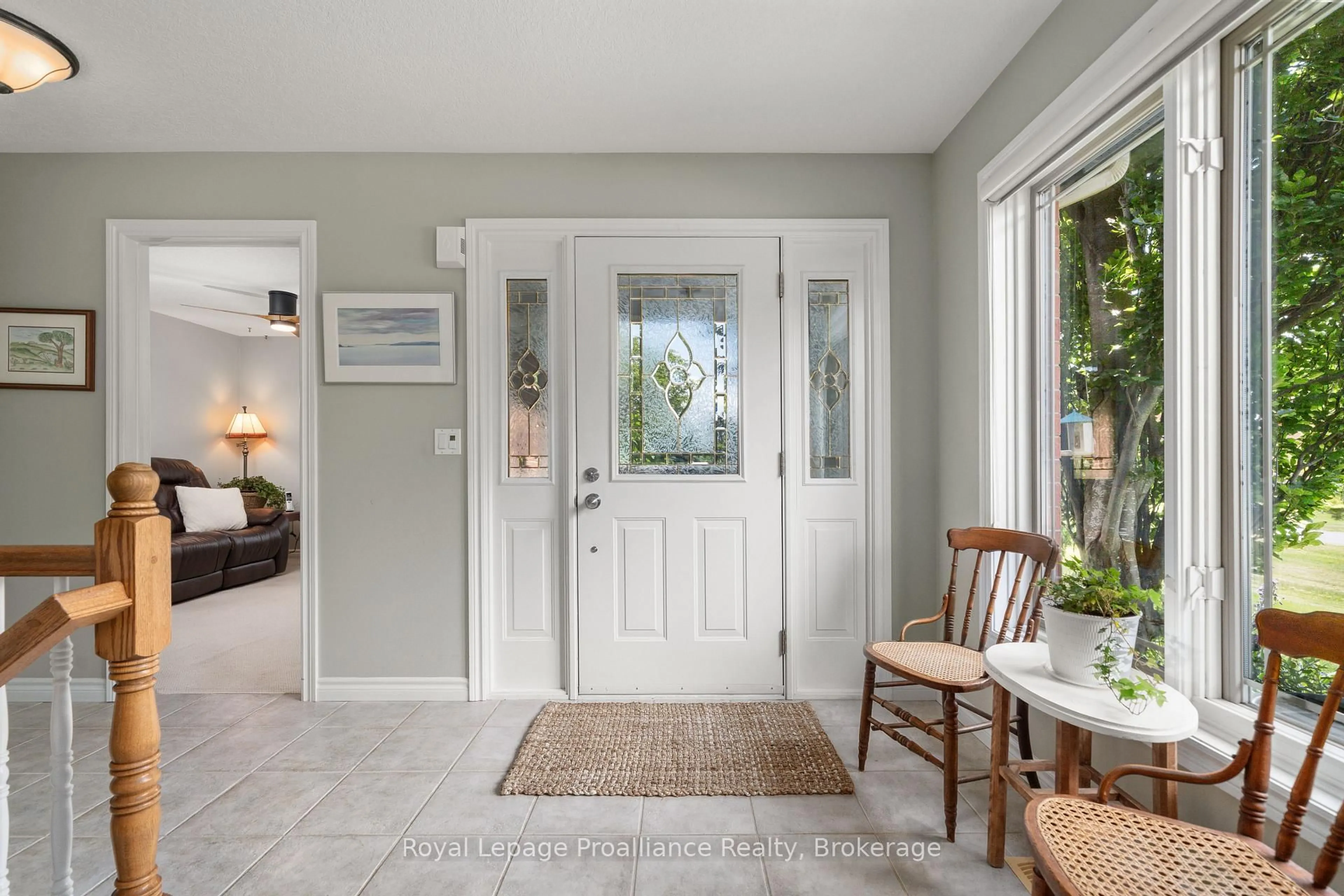 Indoor entryway for 22 Trillium Crt, Belleville Ontario K8P 5M5