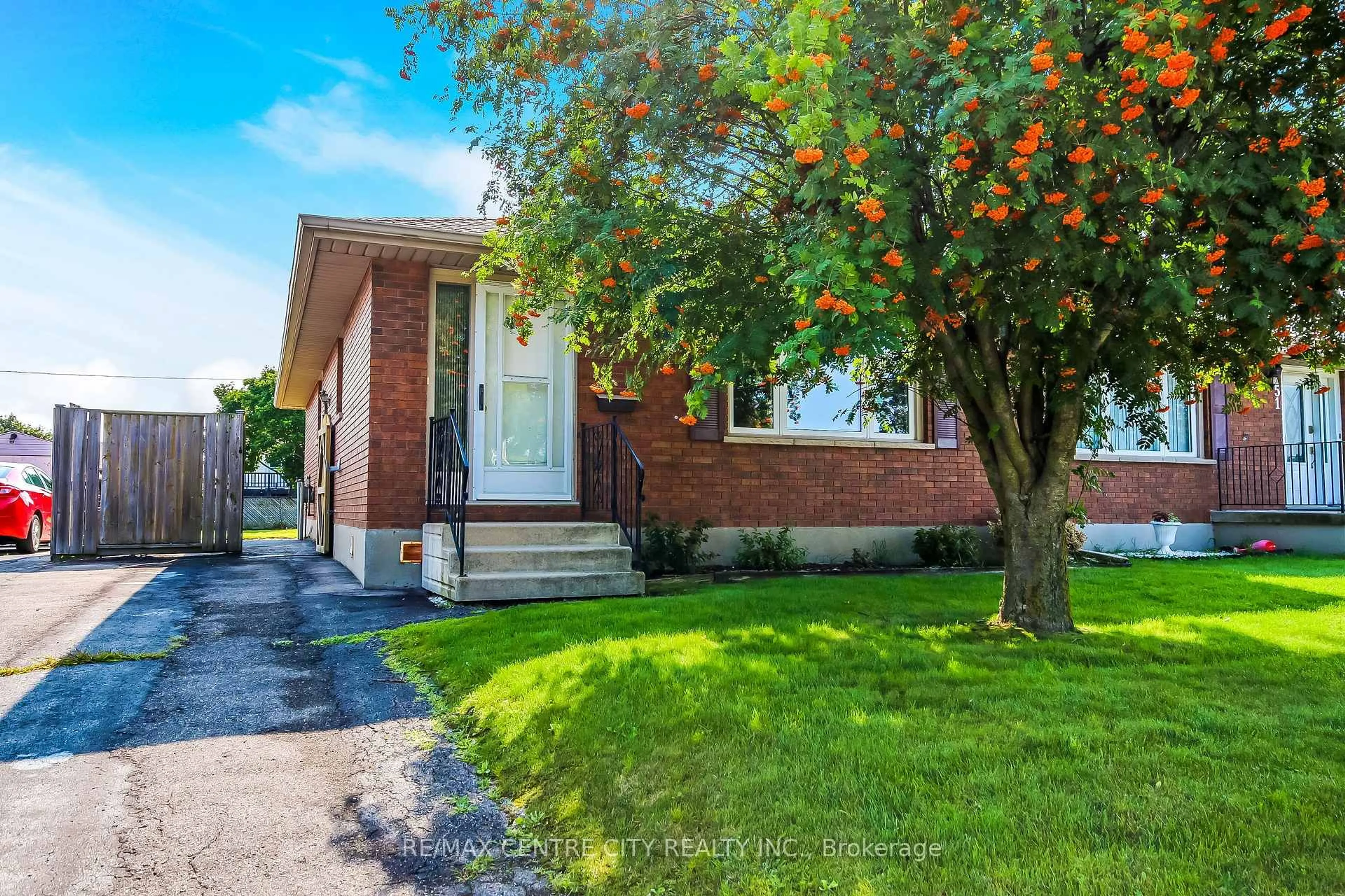 Home with brick exterior material, street for 153 Highview Dr, St. Thomas Ontario N5R 5N3
