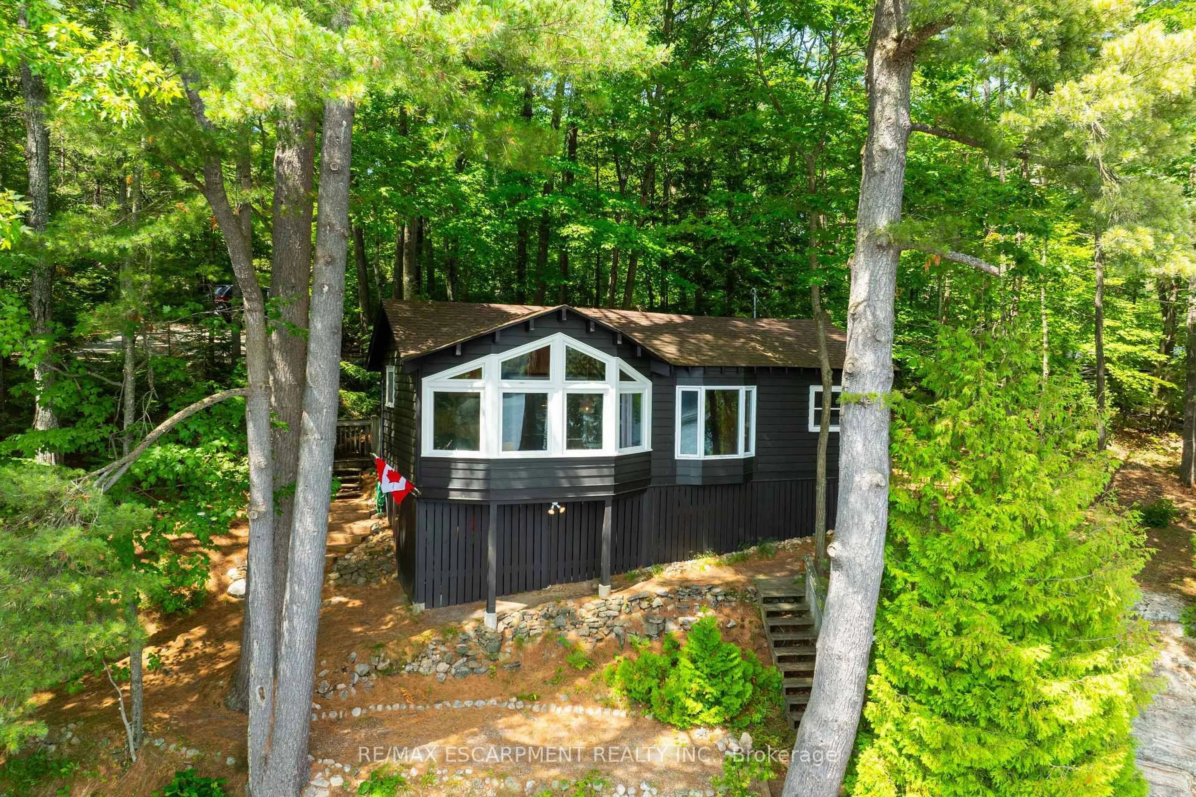 Shed for 1009 Fogo St, Muskoka Lakes Ontario P0C 1H0