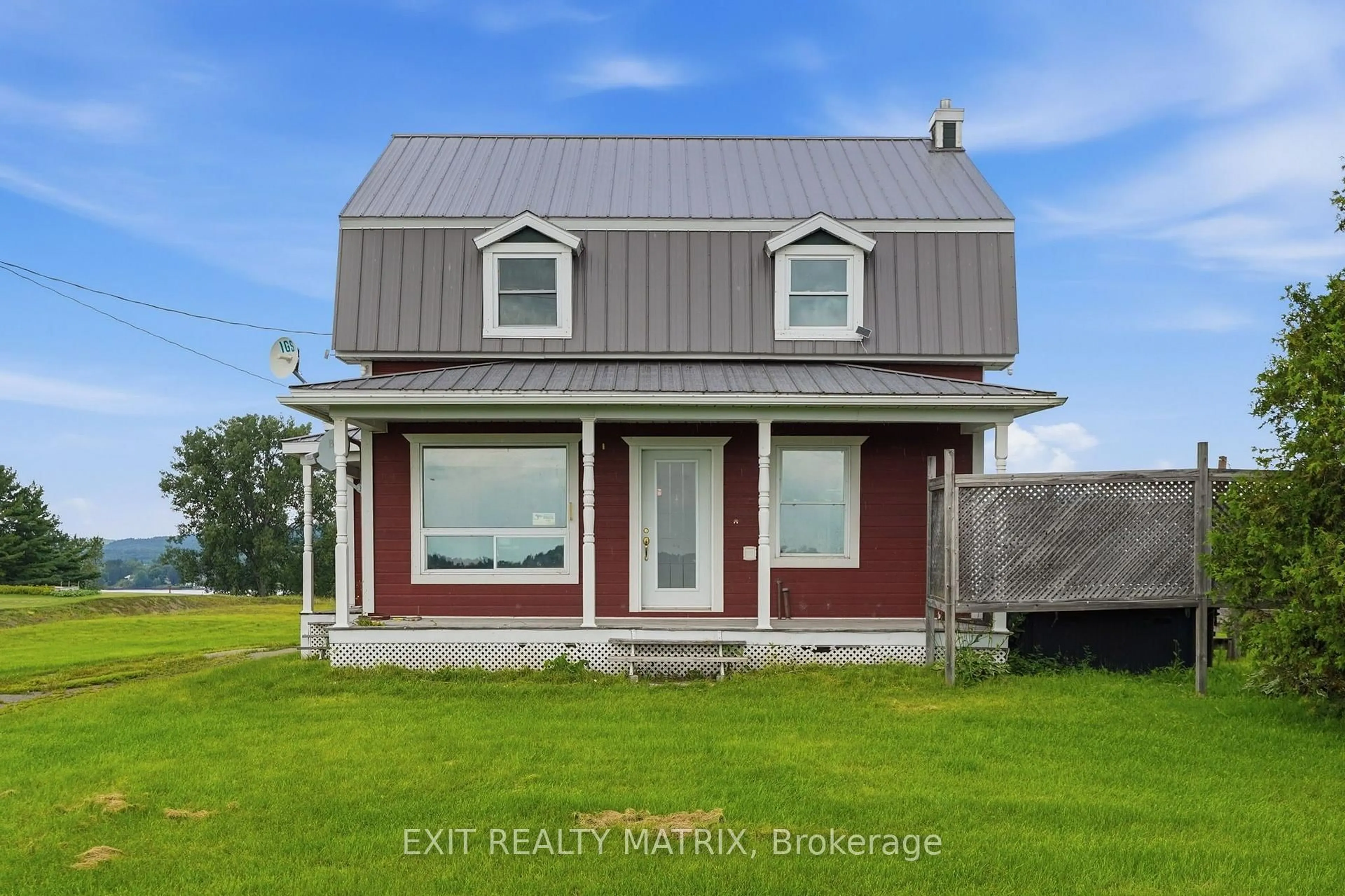 Home with vinyl exterior material, building for 1309 Conc 1 Rd, Alfred and Plantagenet Ontario K0B 1J0