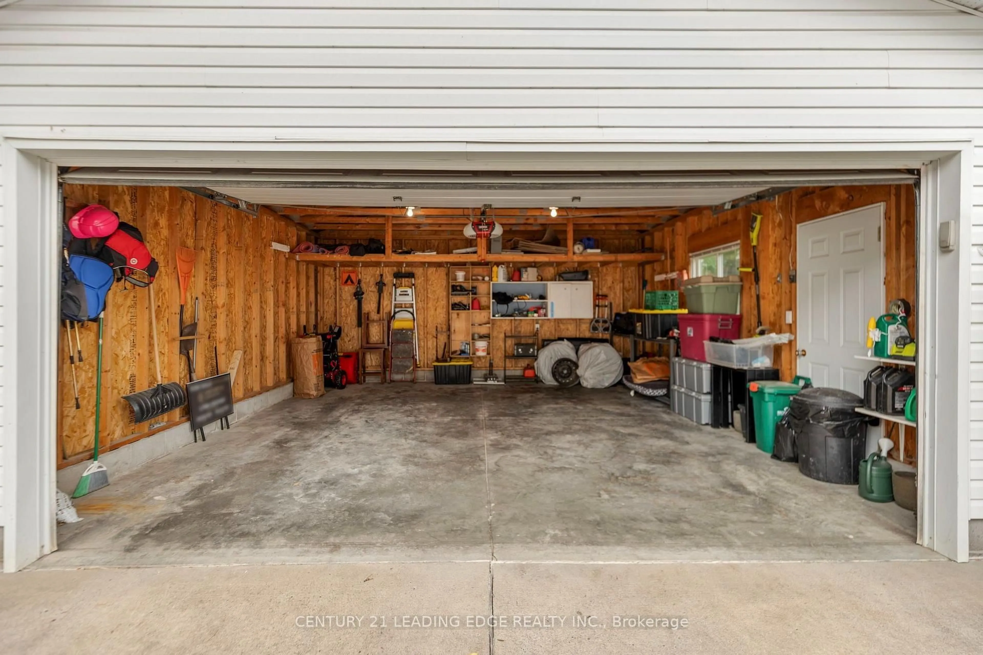 Indoor garage for 21 Georgina St, Brockville Ontario K6V 2B6