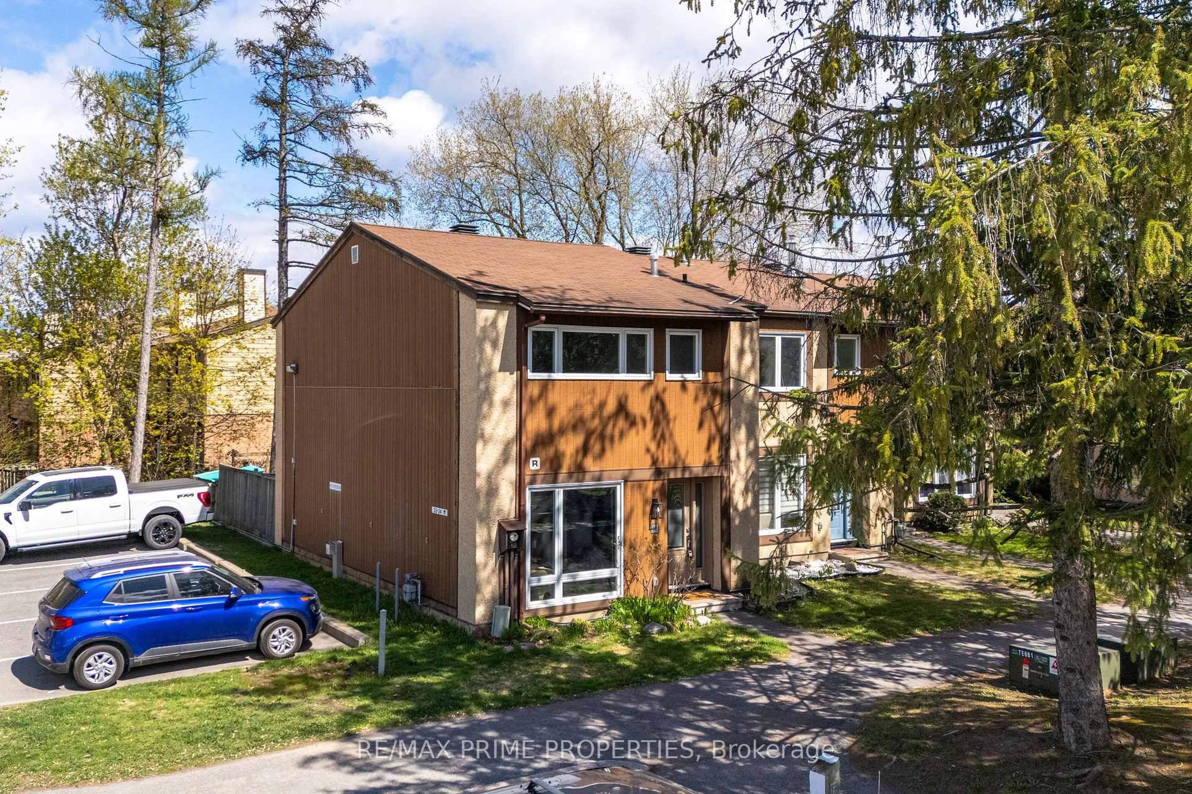 A pic from outside/outdoor area/front of a property/back of a property/a pic from drone, street for 3691 Albion Rd #22, Ottawa Ontario K1T 1P2