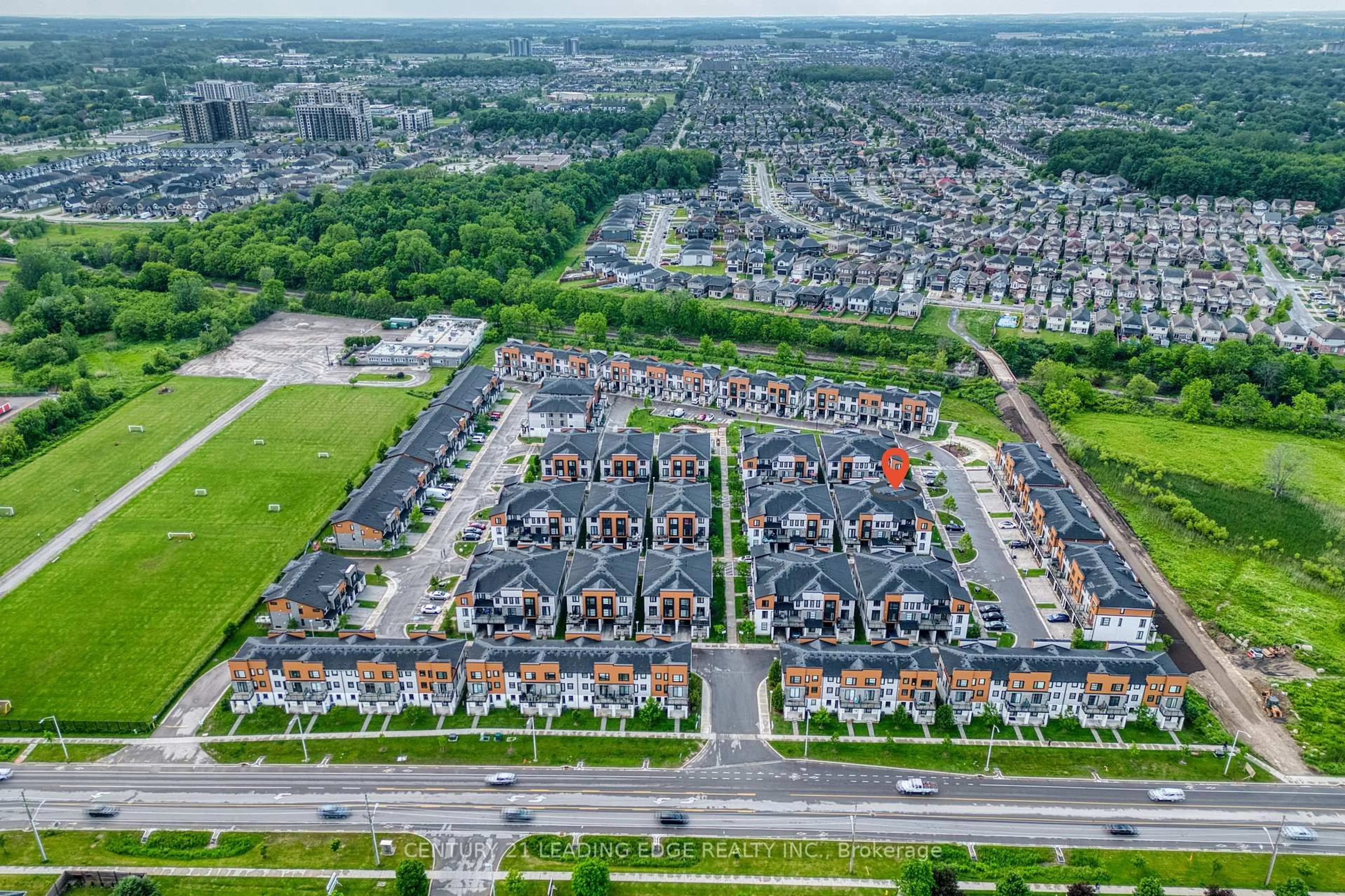A pic from outside/outdoor area/front of a property/back of a property/a pic from drone, street for 915 Georgetown Dr, London North Ontario N6H 0J7