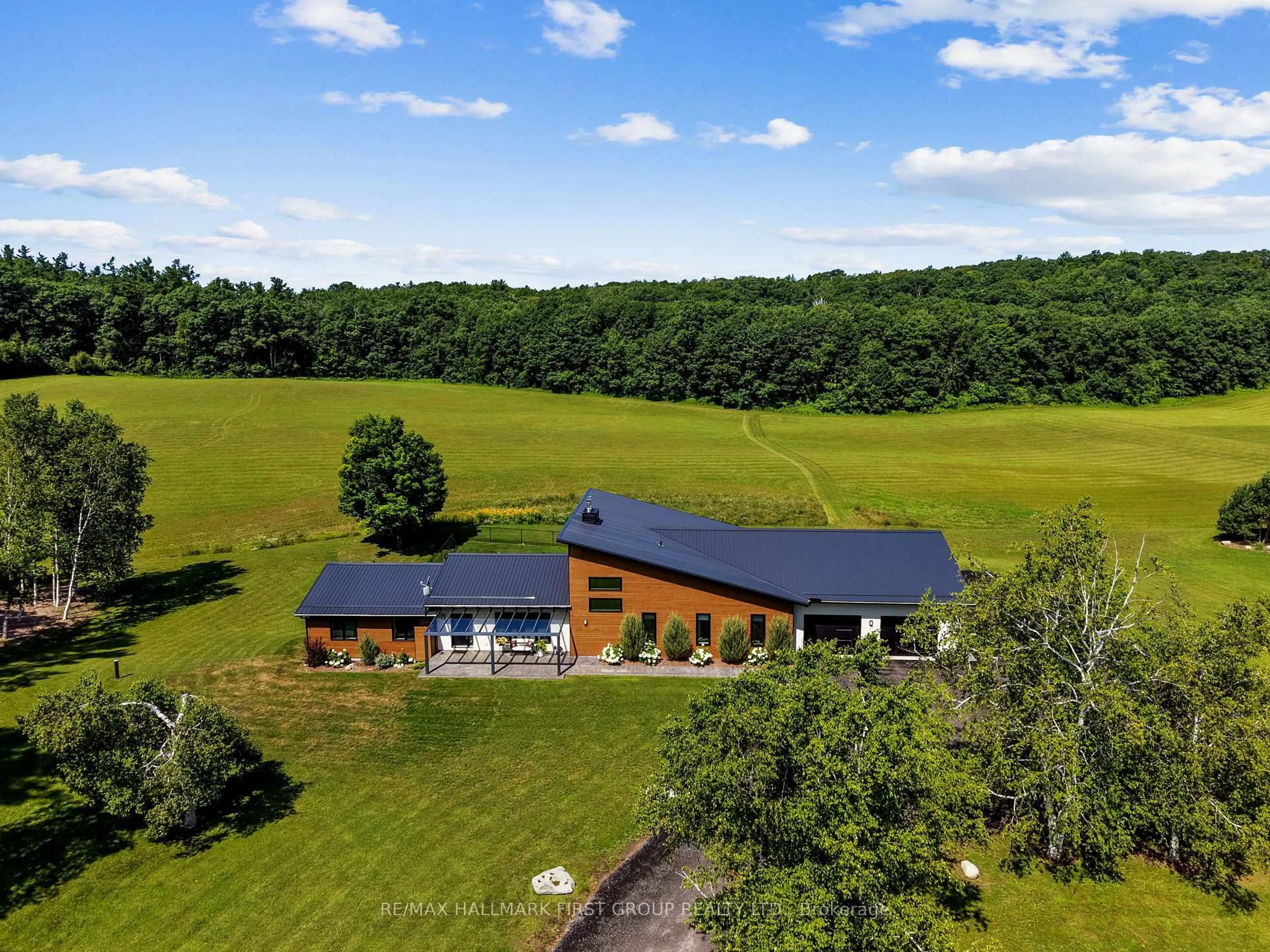 A pic from outside/outdoor area/front of a property/back of a property/a pic from drone, building for 4566 Harwood Rd, Hamilton Township Ontario K0K 1C0