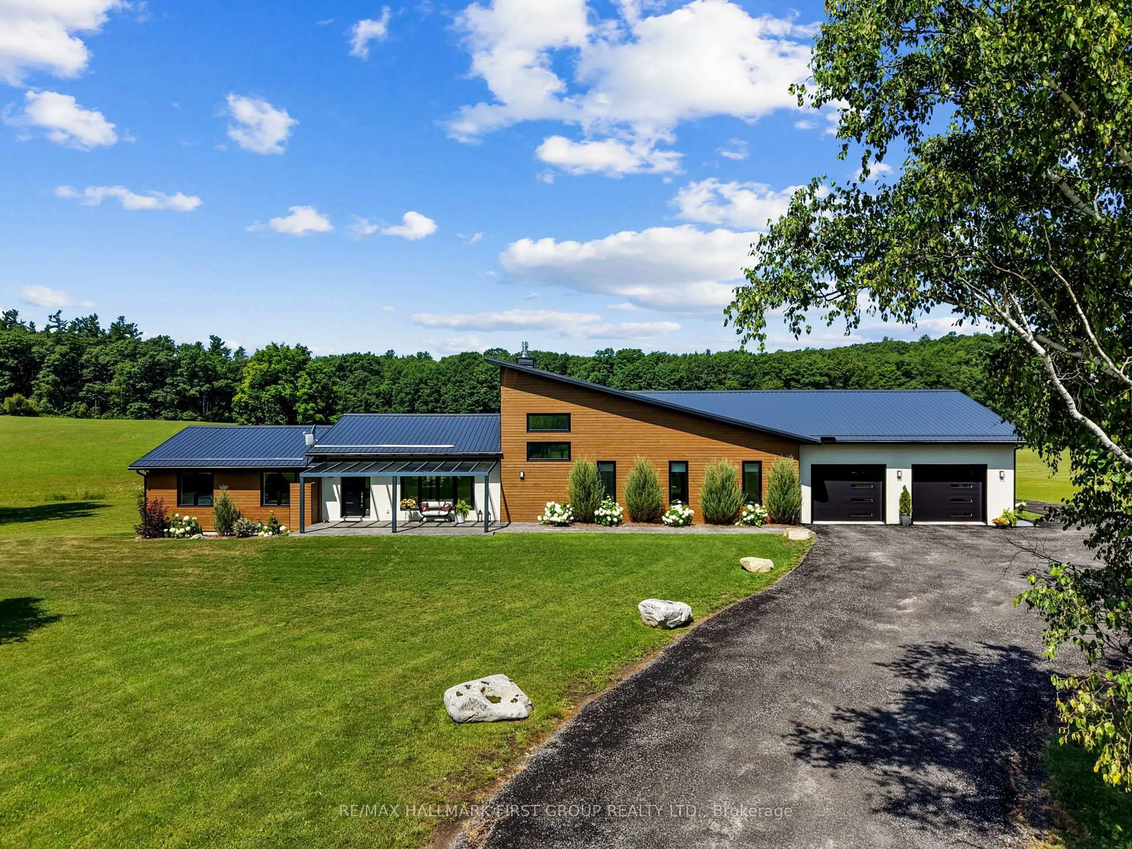A pic from outside/outdoor area/front of a property/back of a property/a pic from drone, building for 4566 Harwood Rd, Hamilton Township Ontario K0K 1C0