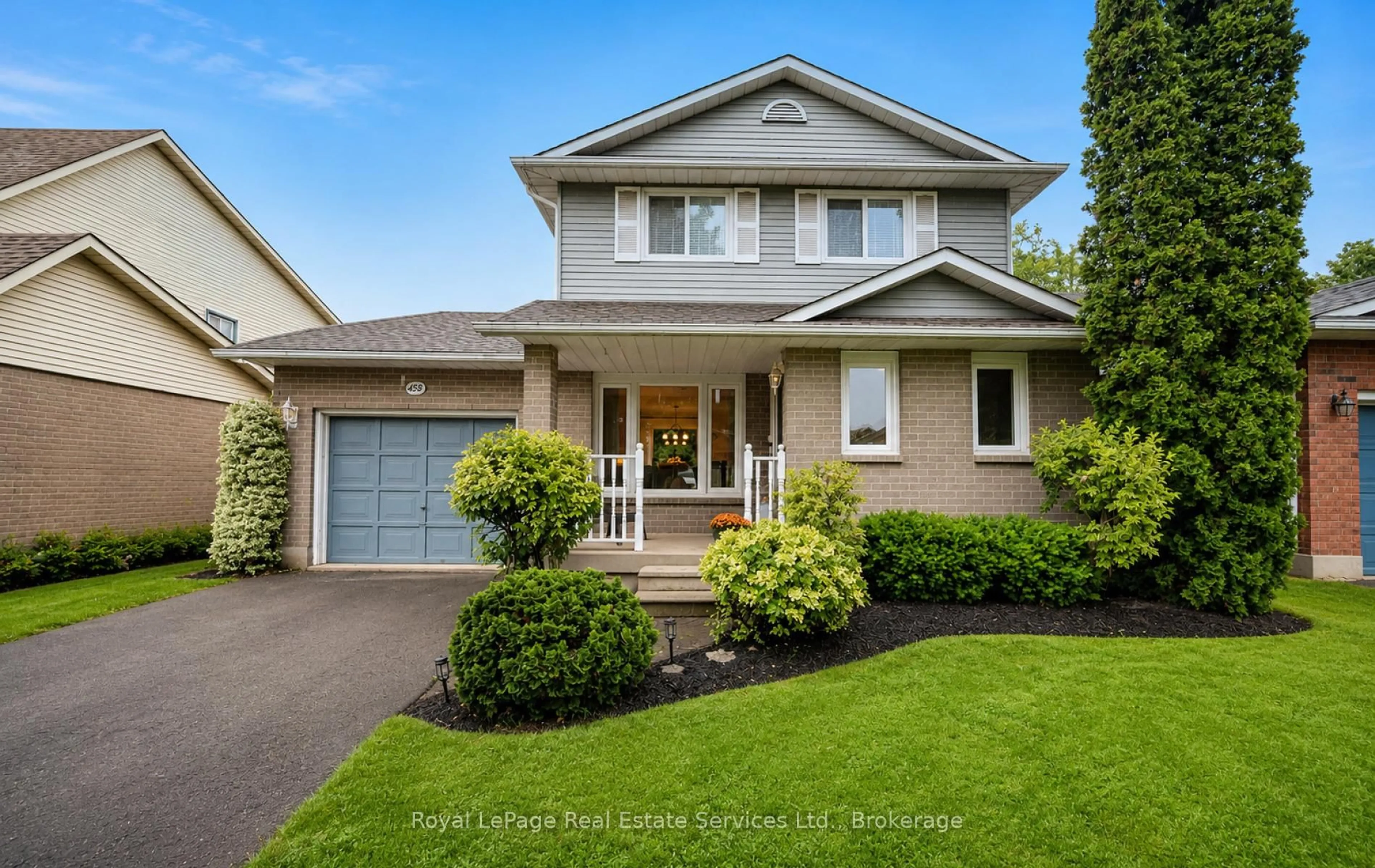 Home with vinyl exterior material, street for 4513 Ivy Gardens Cres, Lincoln Ontario L3J 0B3