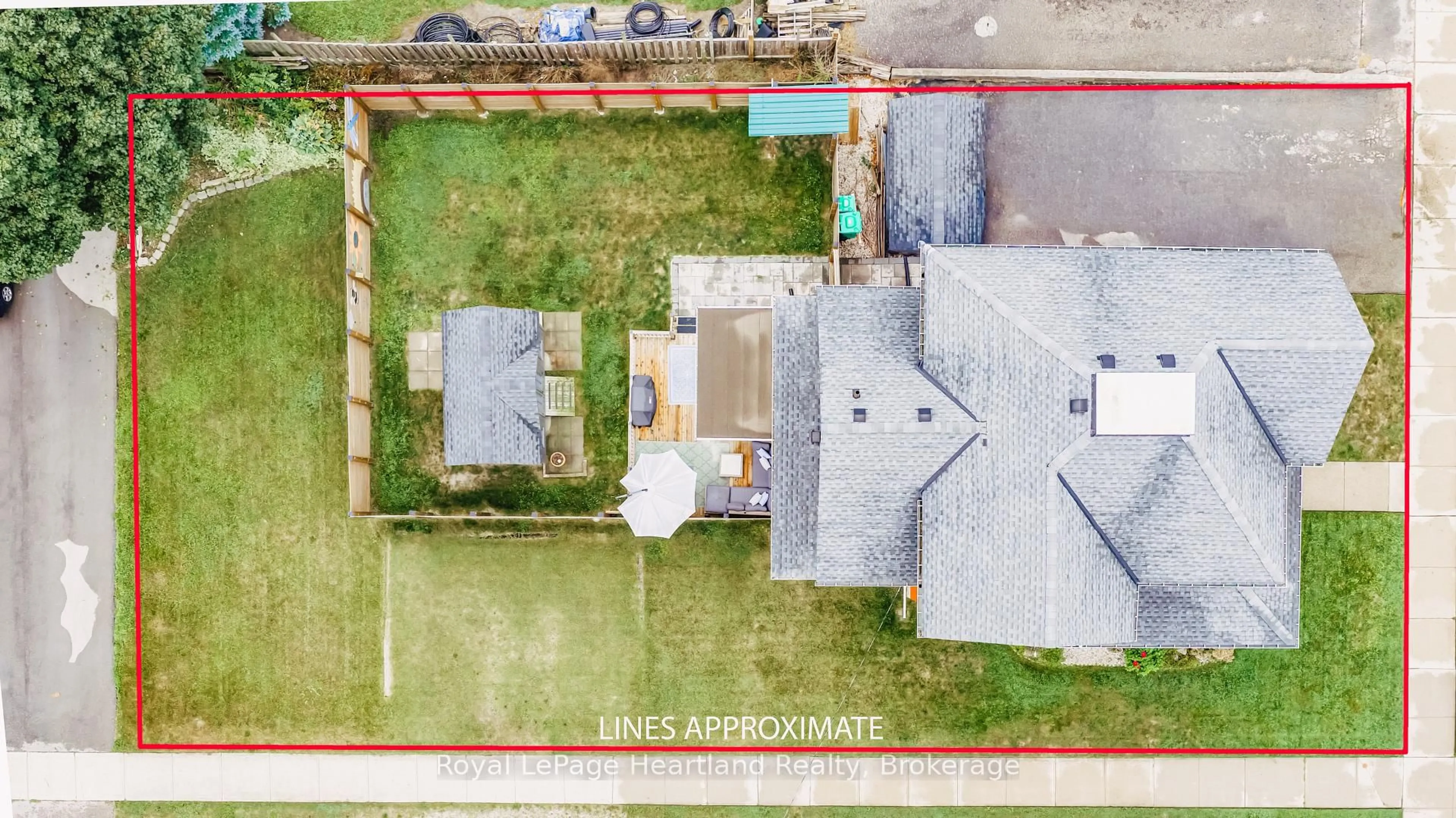 A pic from outside/outdoor area/front of a property/back of a property/a pic from drone, street for 5 Britannia Rd, Goderich Ontario N7A 2A8