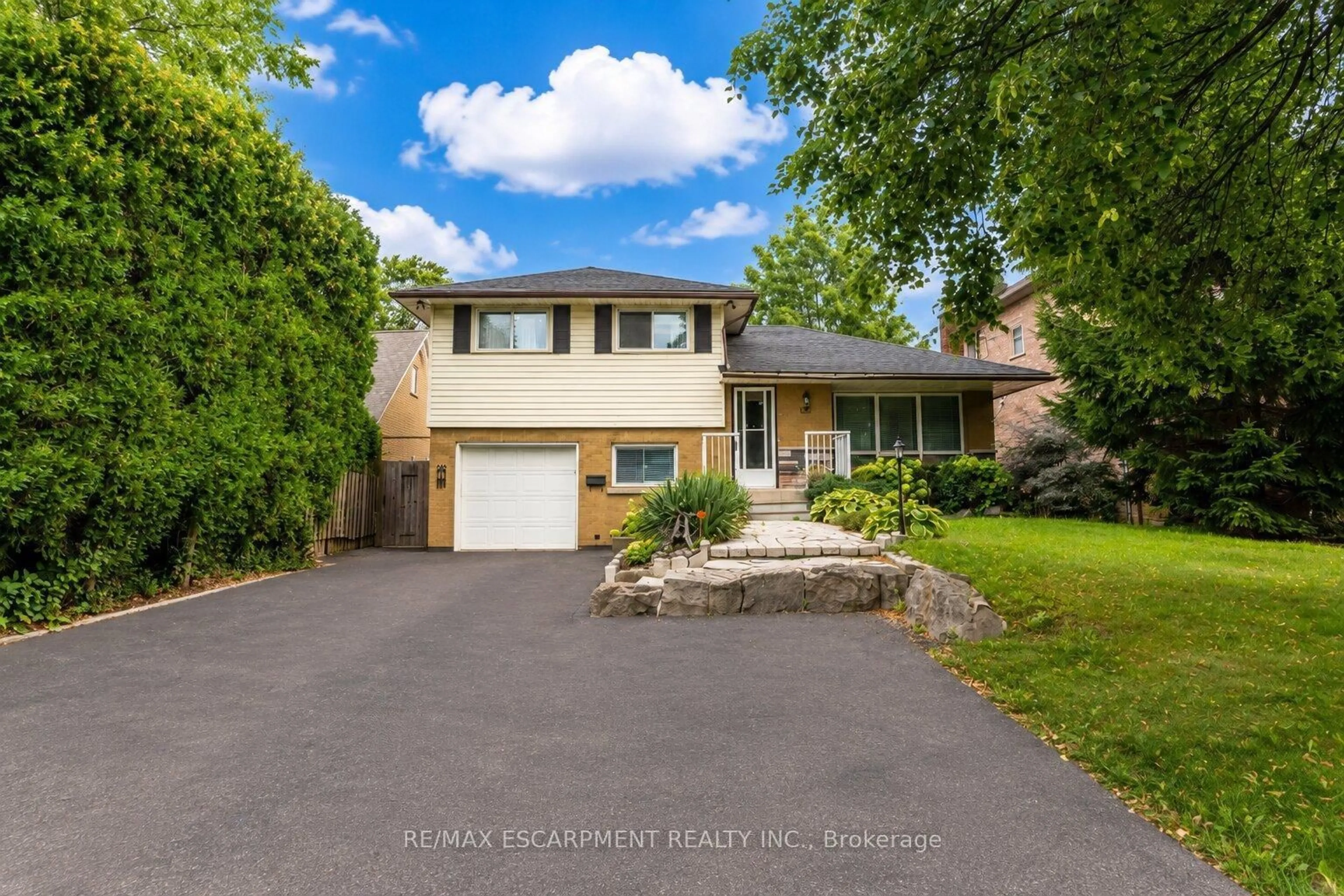 Home with brick exterior material, street for 120 Stone Church Rd, Hamilton Ontario L9B 1A3