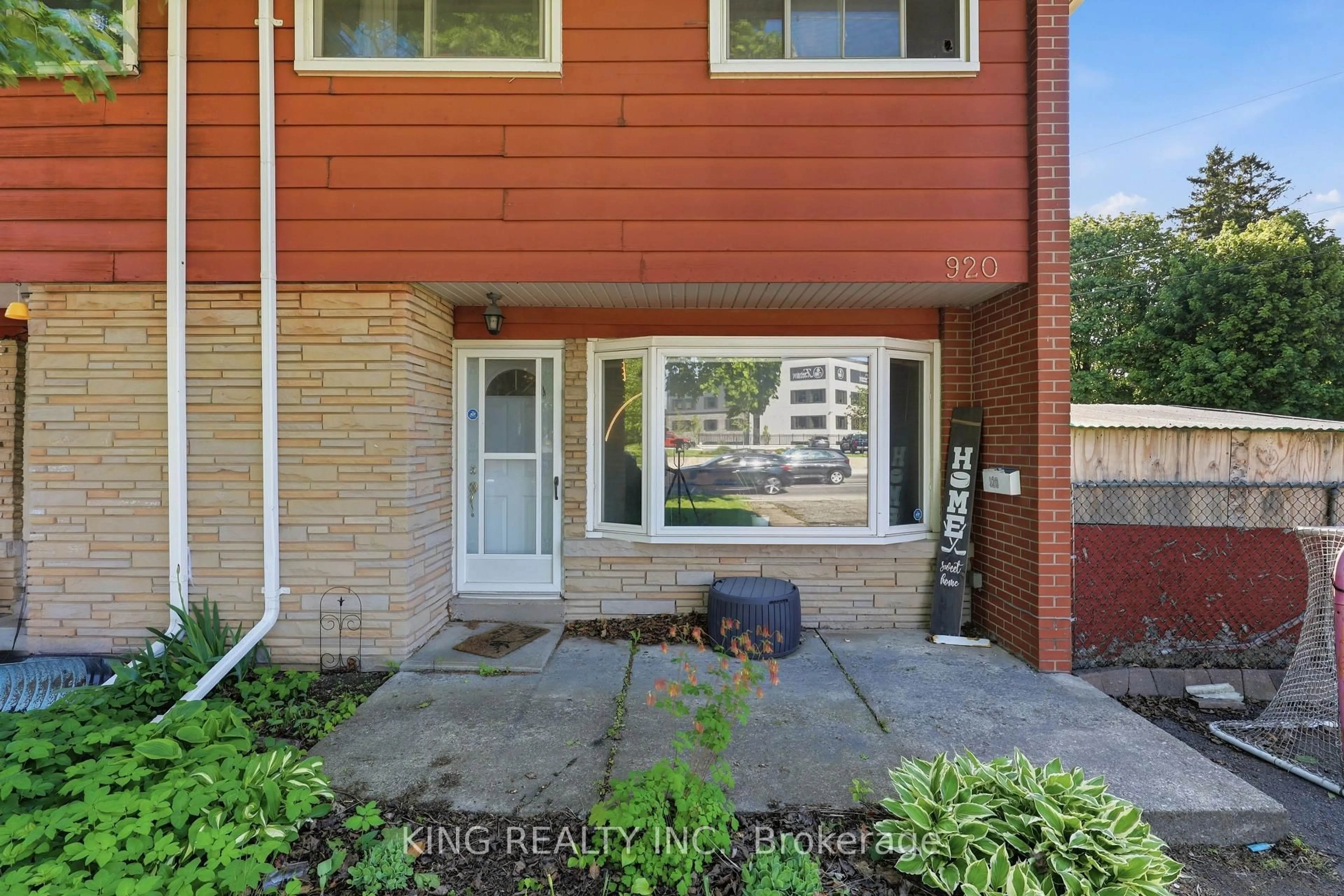 Unknown for 920 Concession Rd, Cambridge Ontario N3H 4L6