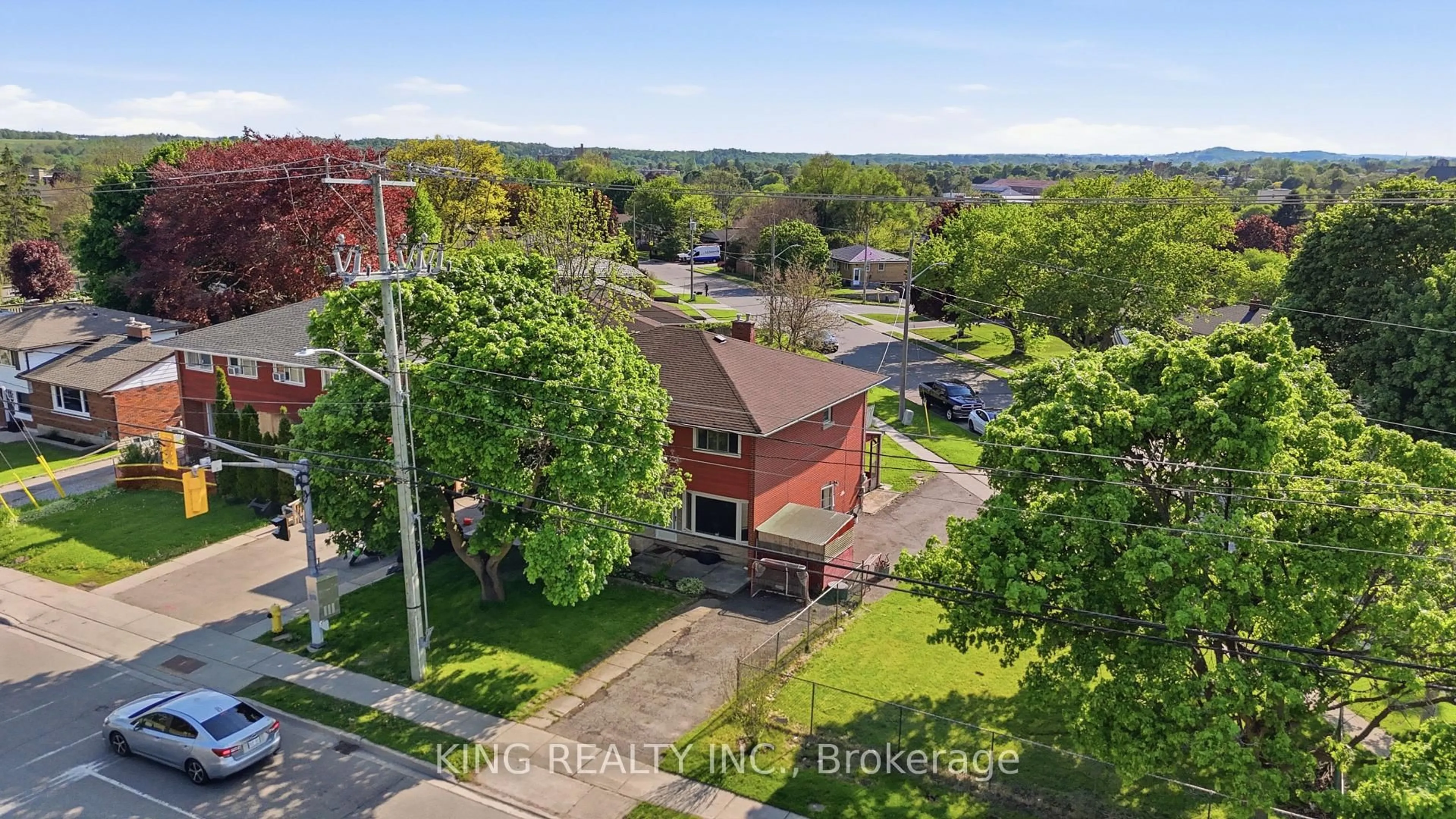 A pic from outside/outdoor area/front of a property/back of a property/a pic from drone, unknown for 920 Concession Rd, Cambridge Ontario N3H 4L6