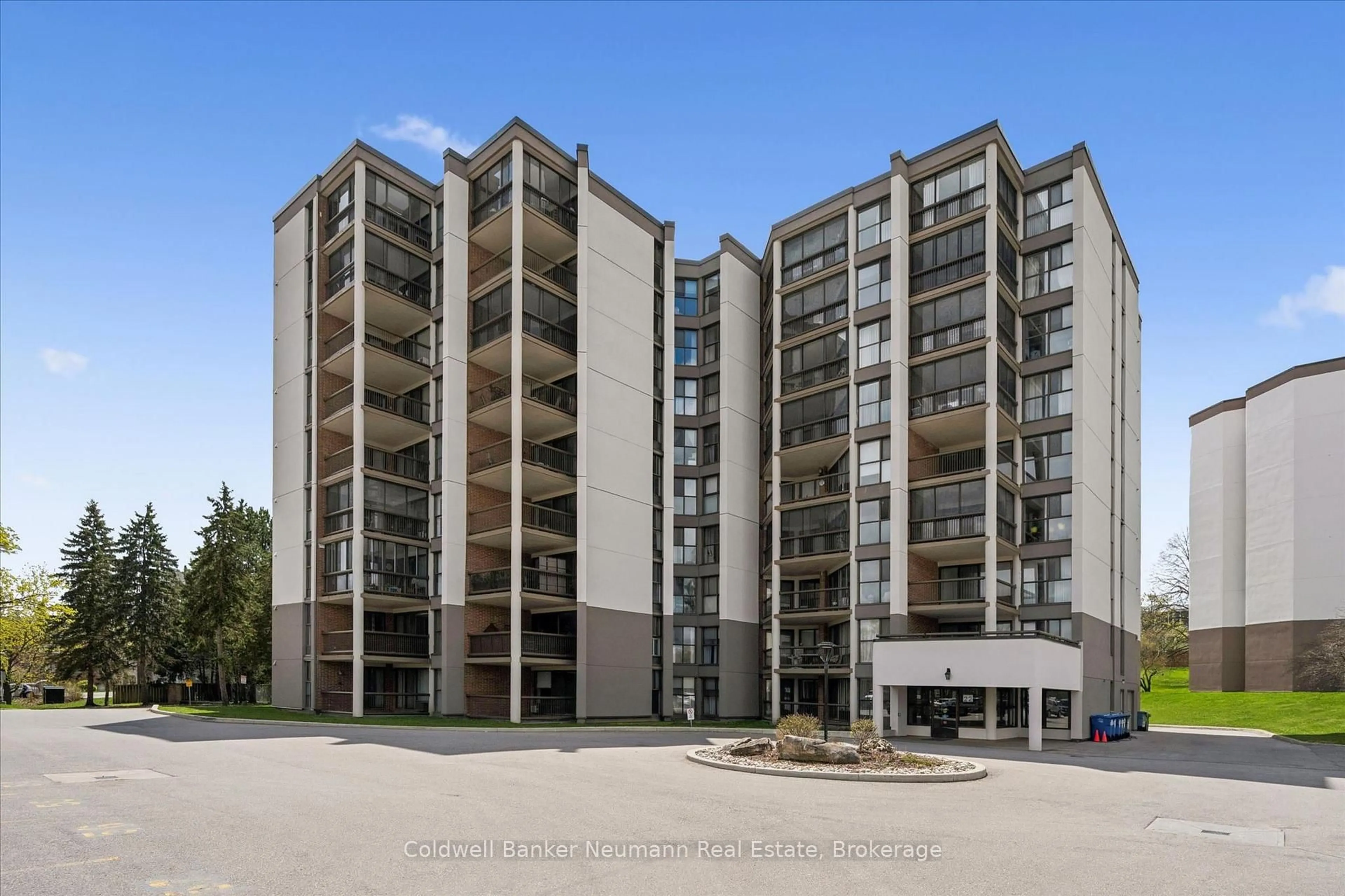 A pic from outside/outdoor area/front of a property/back of a property/a pic from drone, building for 22 Marilyn Dr #708, Guelph Ontario N1H 7T1