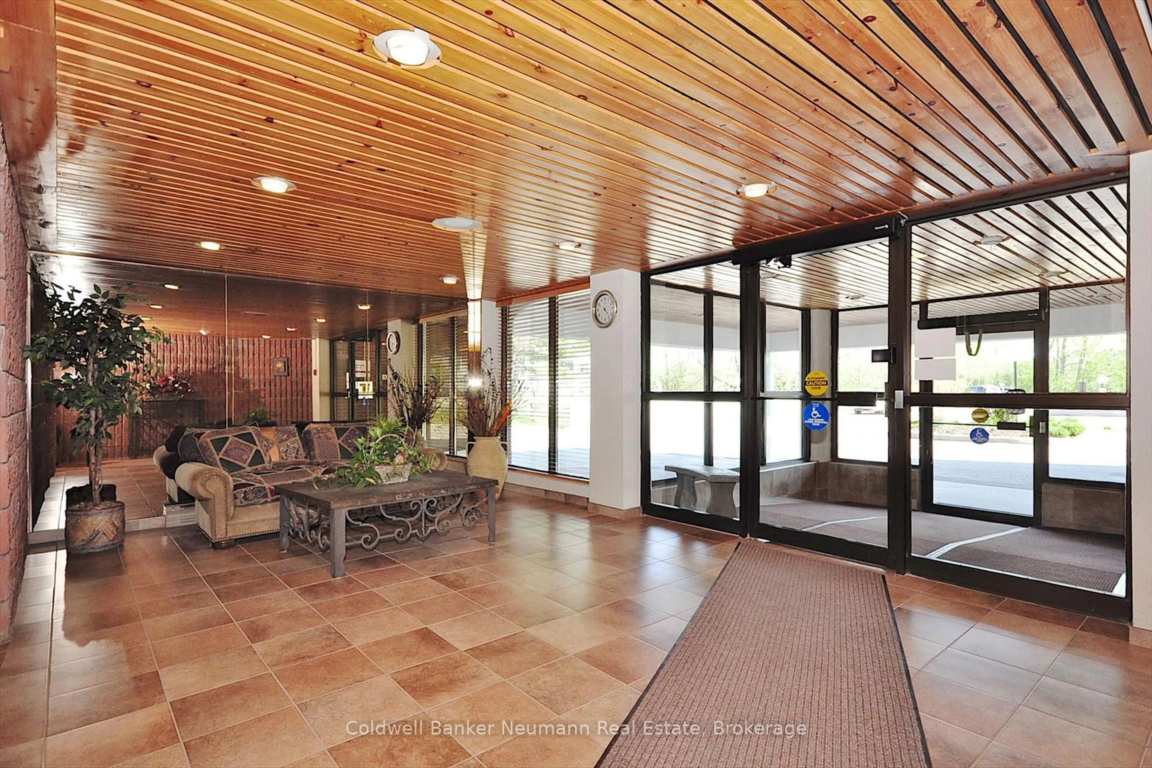 Indoor foyer for 22 Marilyn Dr #708, Guelph Ontario N1H 7T1