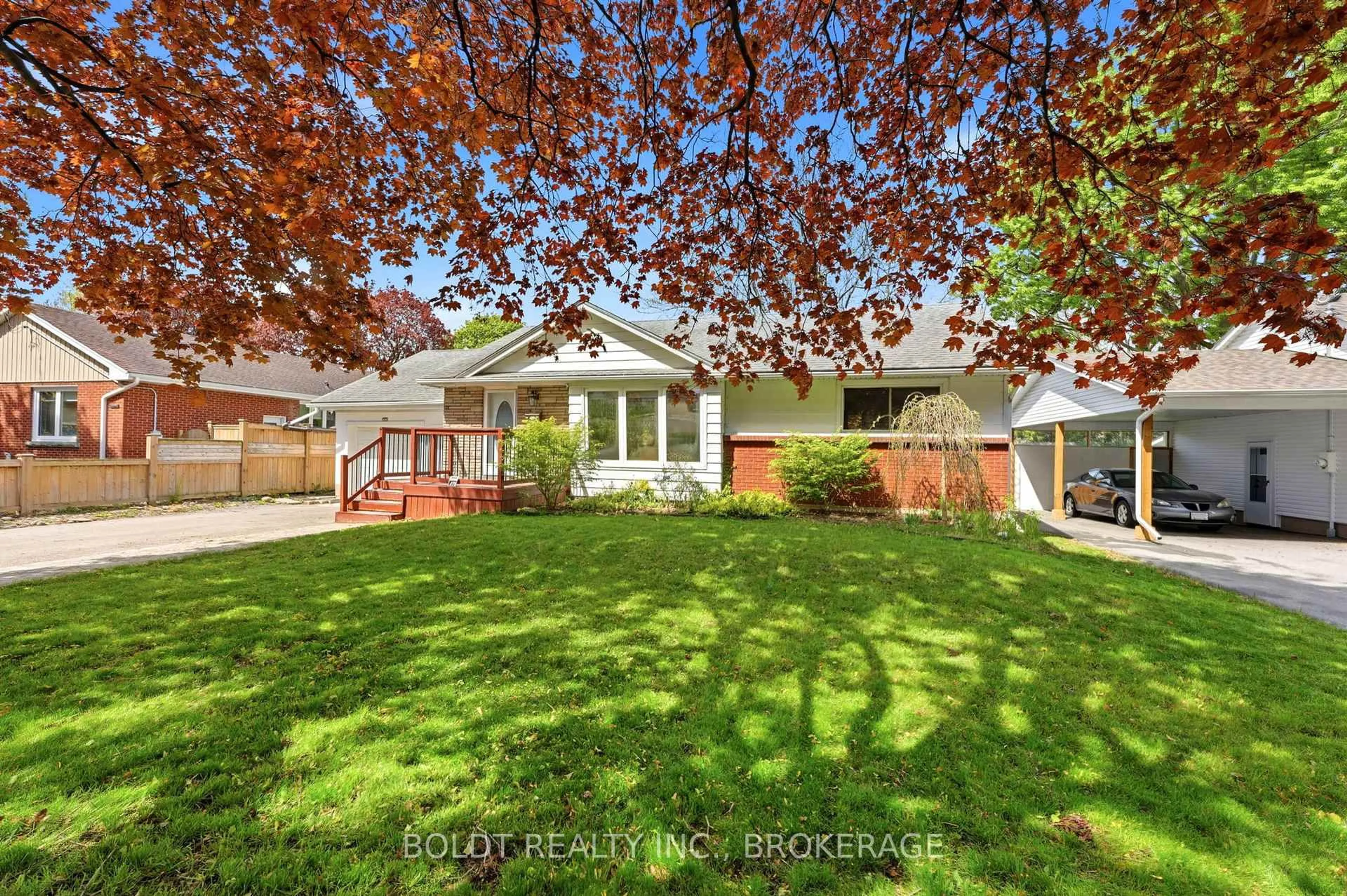 A pic from outside/outdoor area/front of a property/back of a property/a pic from drone, street for 23 Woodelm Dr, St. Catharines Ontario L2M 4N5