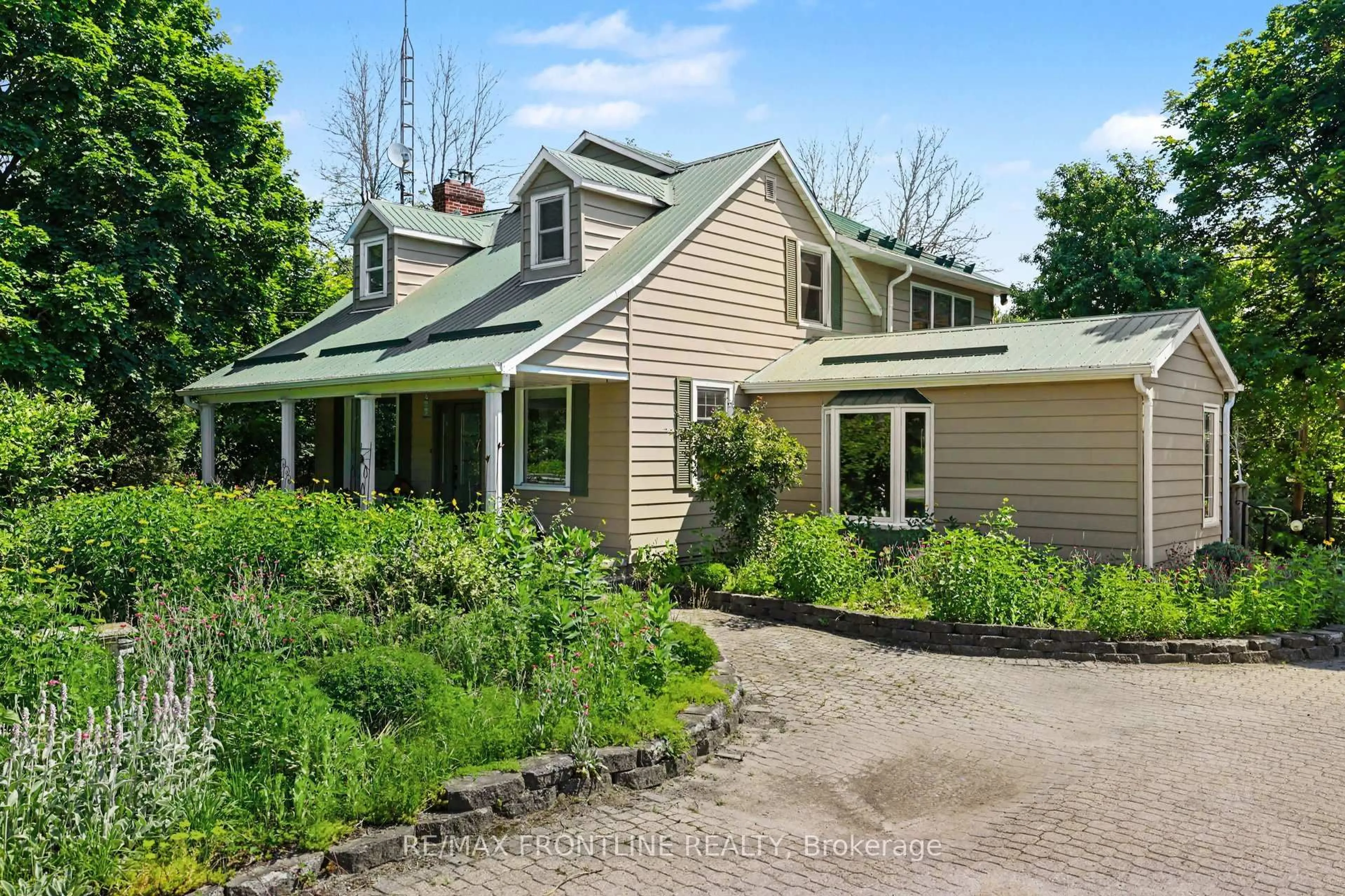 A pic from outside/outdoor area/front of a property/back of a property/a pic from drone, street for 506 Glen Tay Rd, Perth Ontario K7H 3C6