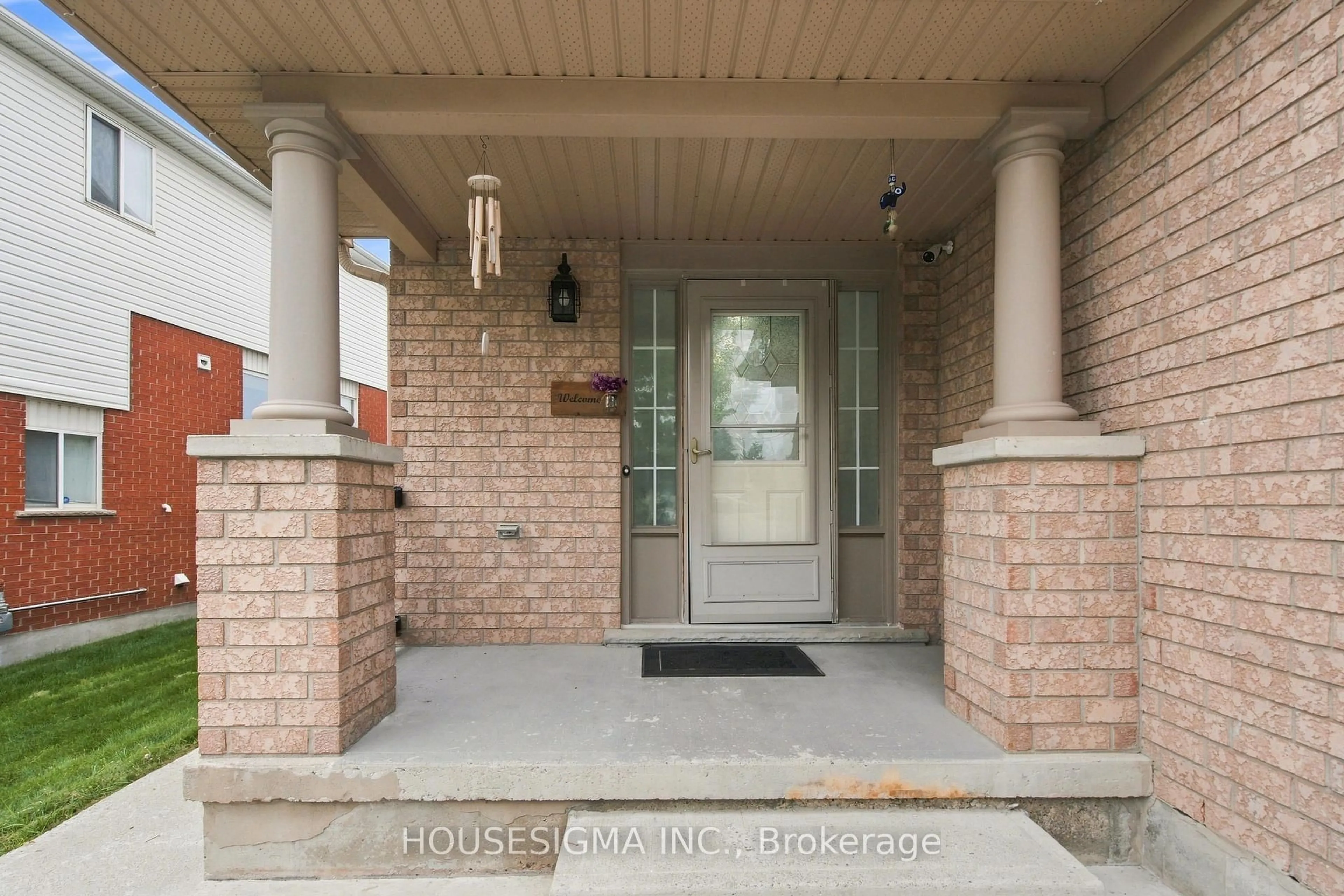 Indoor entryway for 386 Grange Rd, Guelph Ontario N1E 7H6