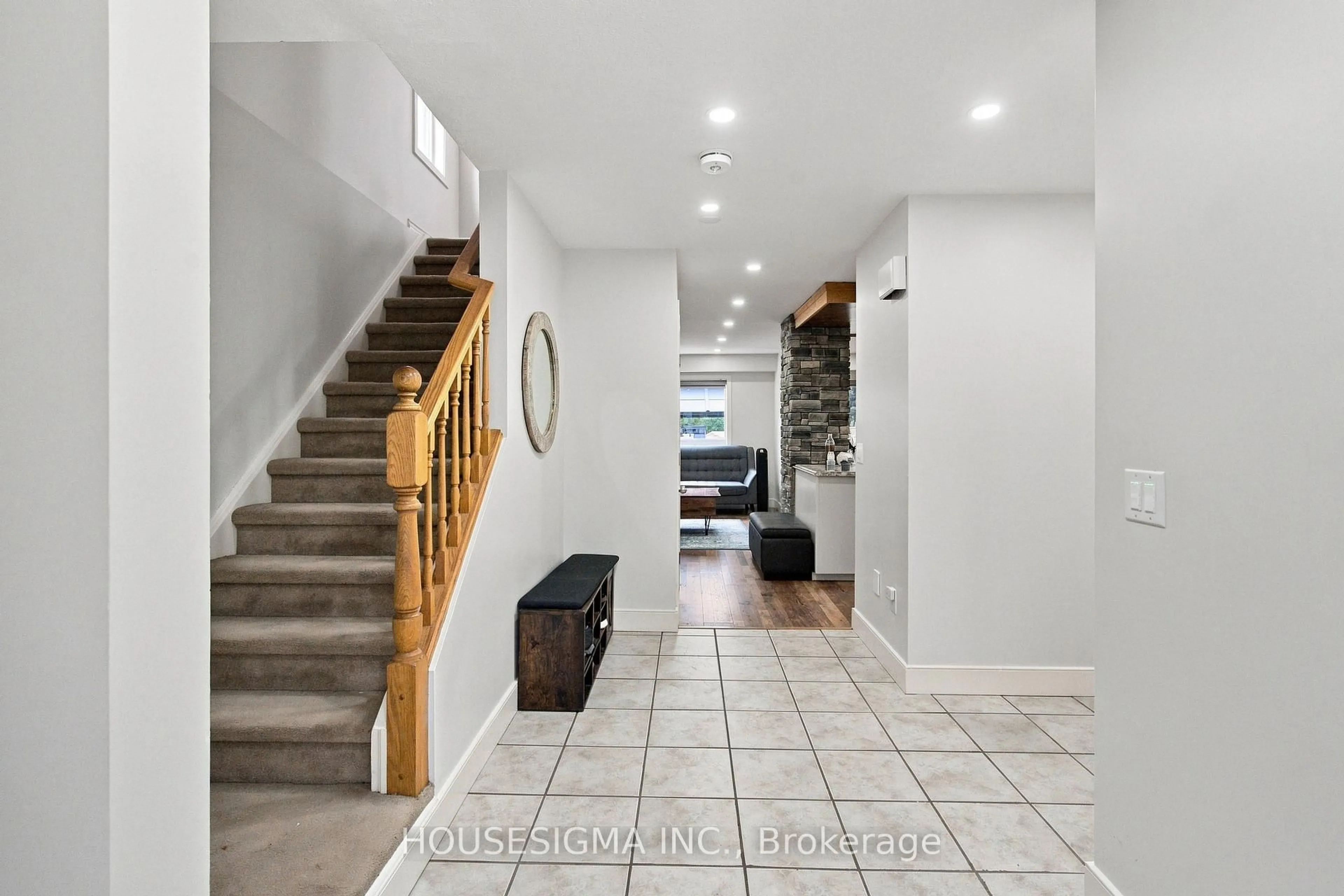 Indoor entryway for 386 Grange Rd, Guelph Ontario N1E 7H6