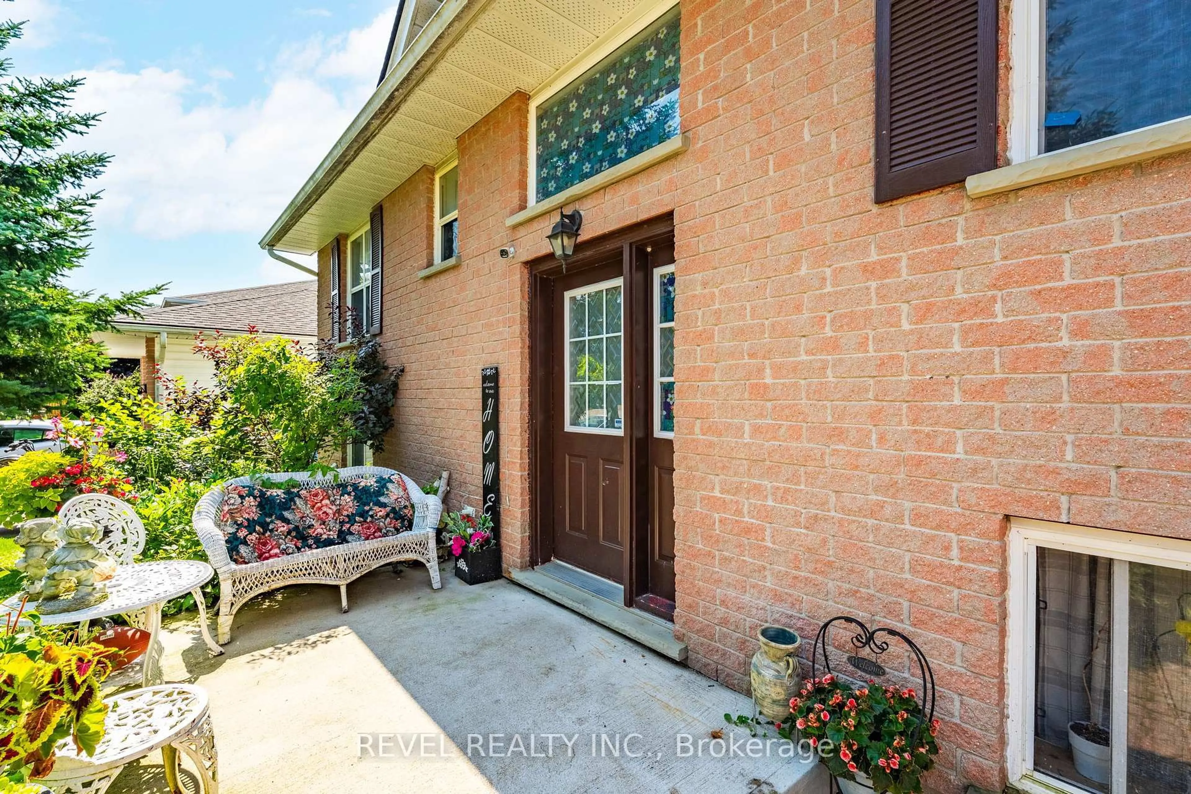 Home with brick exterior material, street for 37 Wilson Cres, Southgate Ontario N0C 1B0