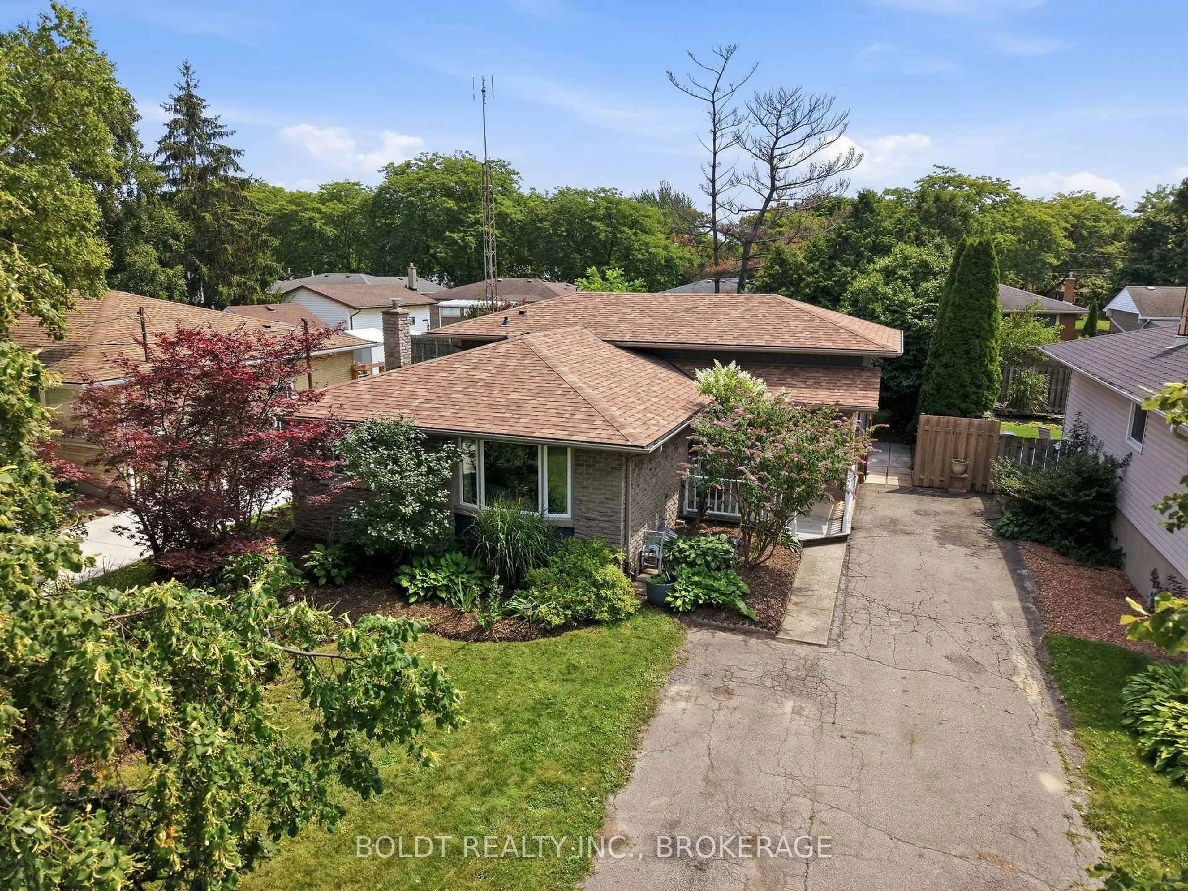 A pic from outside/outdoor area/front of a property/back of a property/a pic from drone, street for 11 Abraham Dr, St. Catharines Ontario L2M 6K7