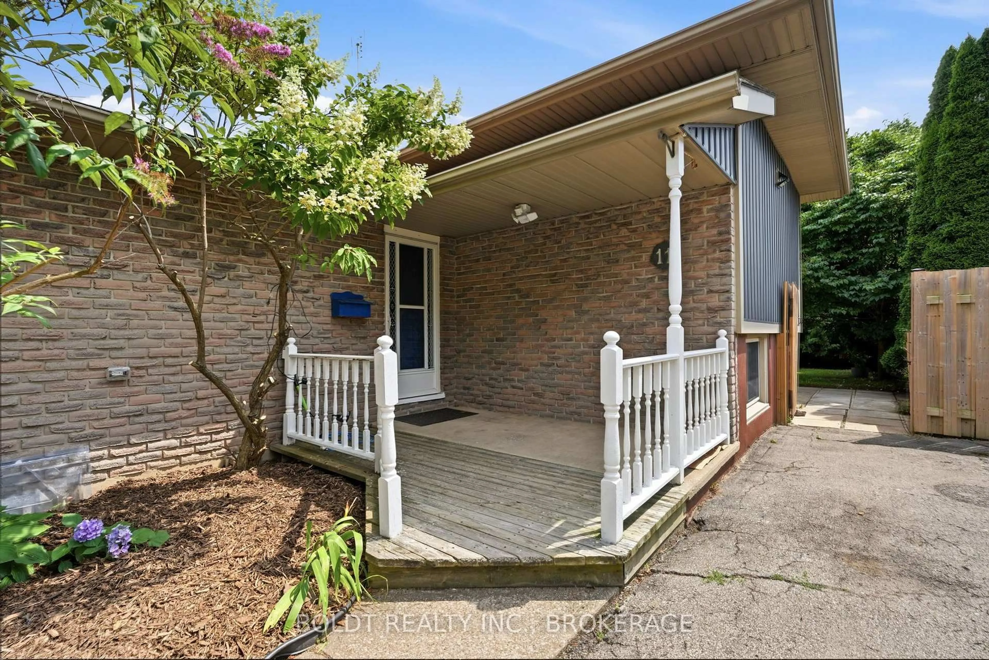 Unknown for 11 Abraham Dr, St. Catharines Ontario L2M 6K7